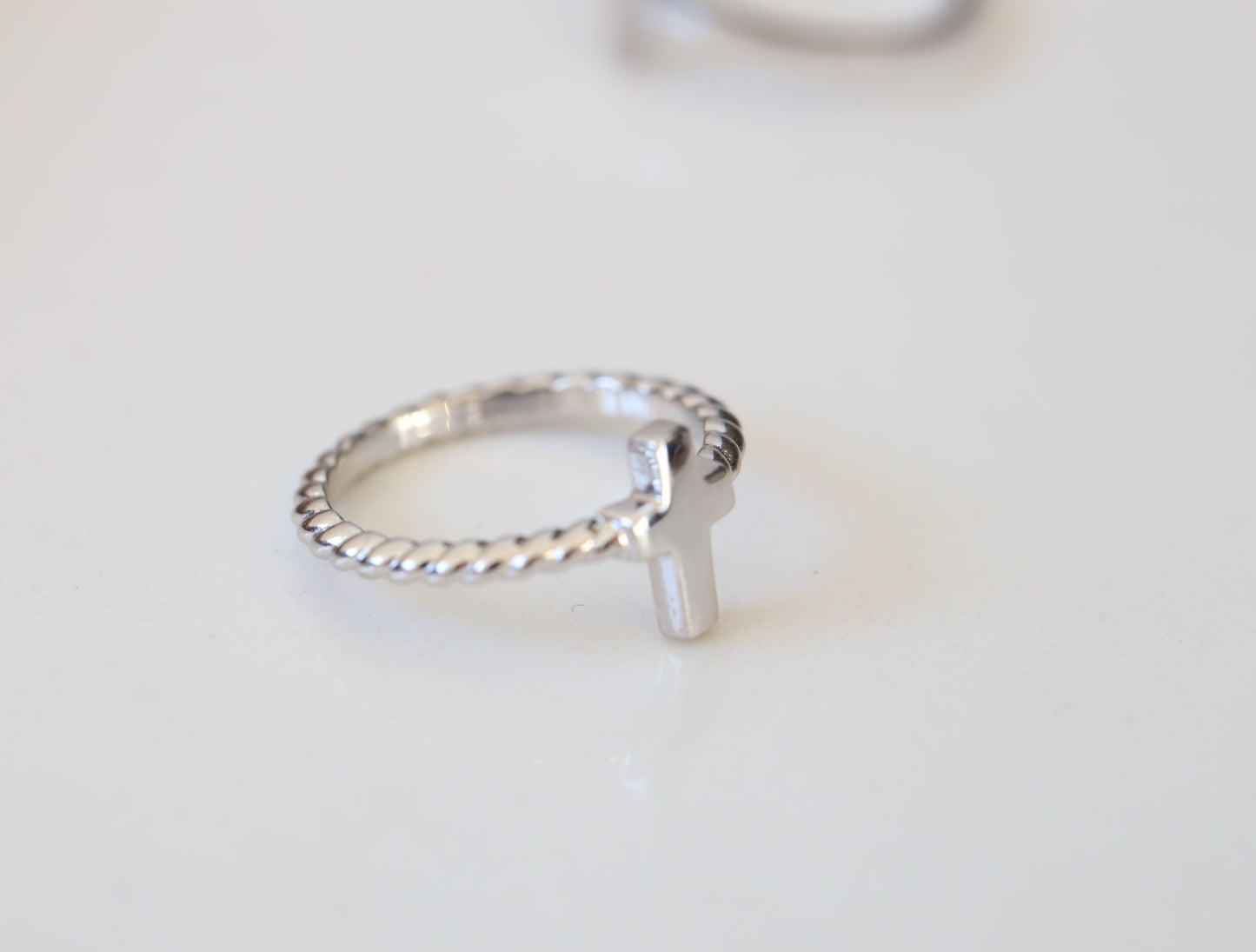 Anillo cruz con cuerda en plata de ley 925. Anillo cruzado para dama, anillo devocional con cuerda, anillo cruzado simple, anillo de oración católica de Medjugorje