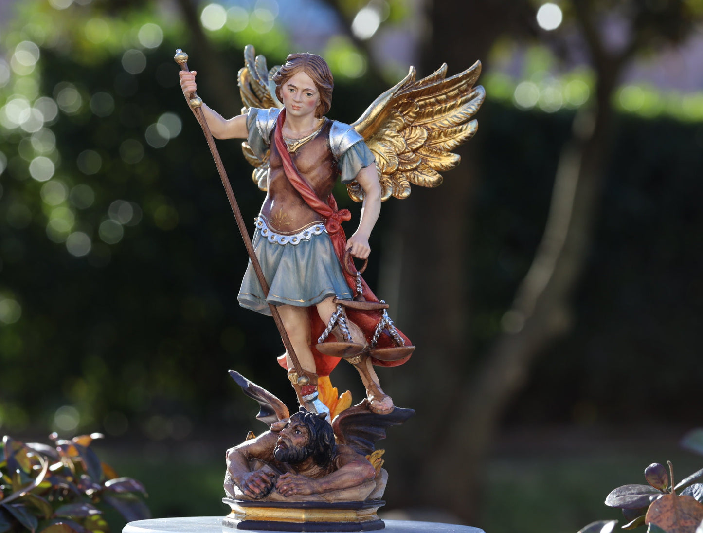 Estatua de San Miguel, estatua de madera de San Miguel, estatua del Arcángel Miguel para el altar del hogar, estatua católica, regalo católico, estatua de Val Gardena