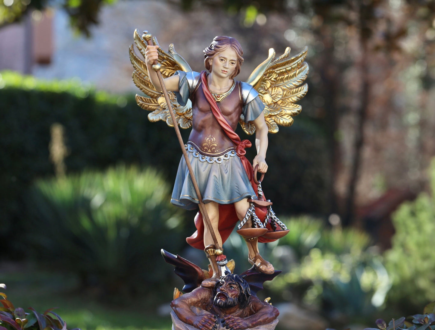 Estatua de San Miguel de 38 cm, Estatua de San Miguel tallada a mano, Estatua del arcángel Miguel pintada a mano, estatua de arte coleccionable de San Miguel