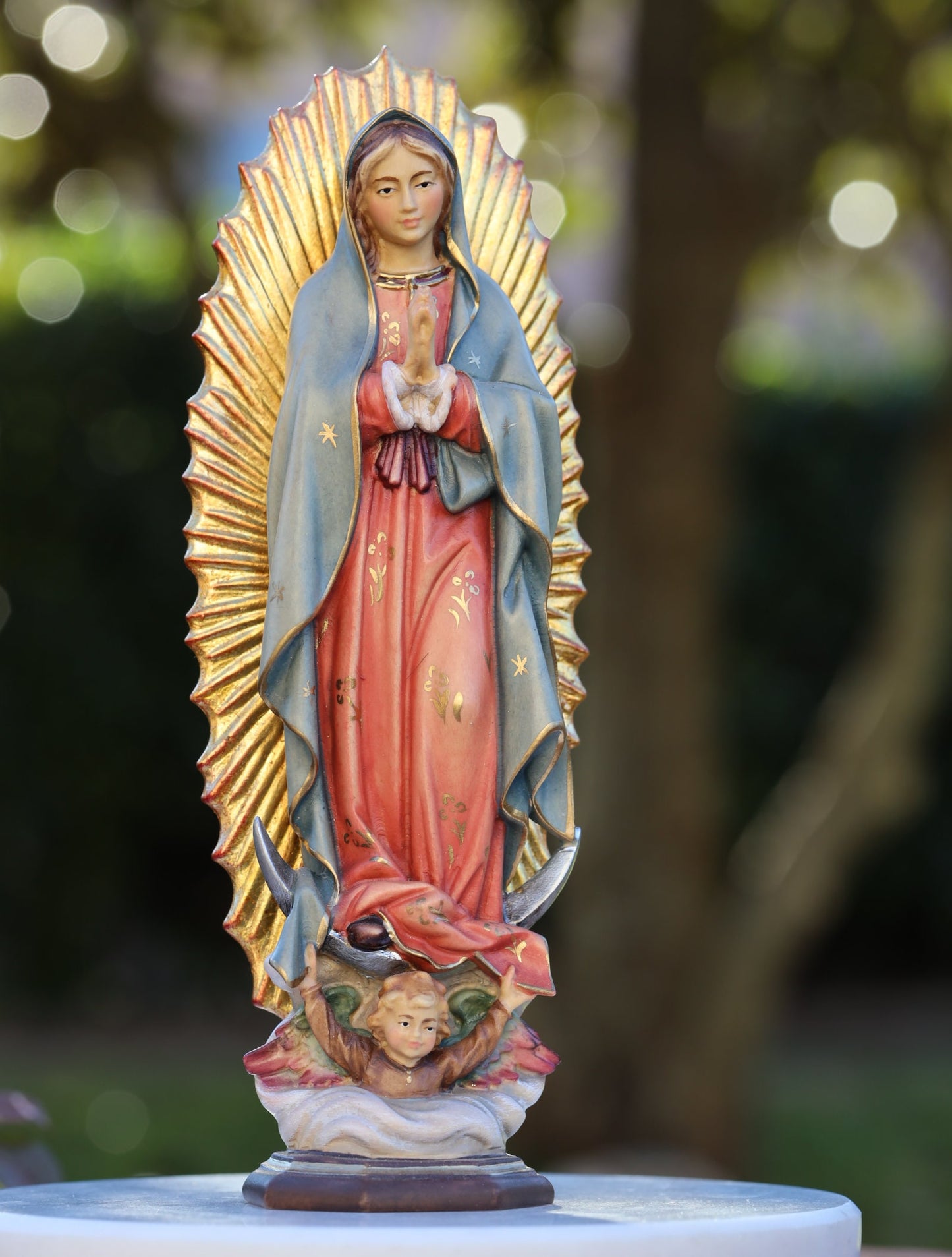 Estatua de madera hecha a mano de Nuestra Señora de Guadalupe, estatua tallada a mano de la Reina de la Paz, estatua chapada en oro de 9 pulgadas de la Virgen María, estatua de la Madre María