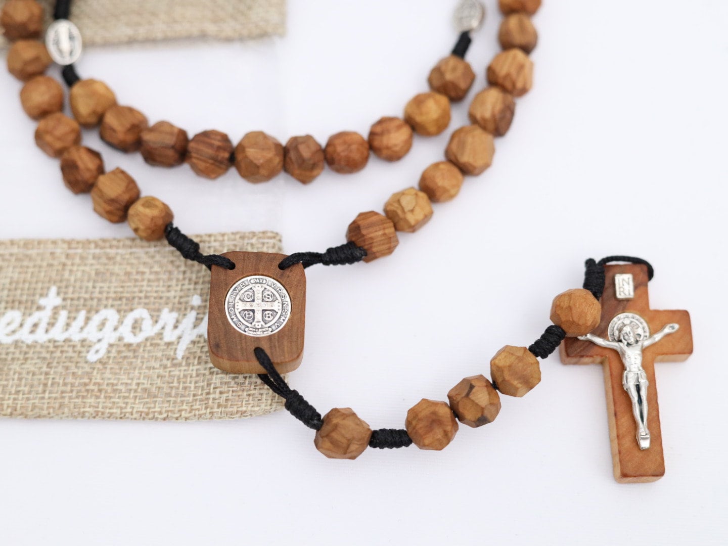 Rosario de madera de olivo, rosario católico, rosario crucifijo de San Benito, medalla de San Benito, cuentas de madera cortadas a mano, rosario grande para hombre, rosario vintage
