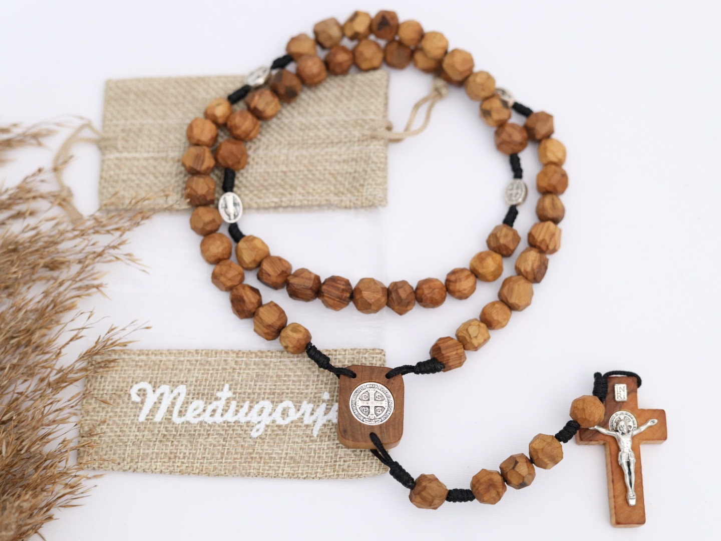 Rosario de madera de olivo, rosario católico, rosario crucifijo de San Benito, medalla de San Benito, cuentas de madera cortadas a mano, rosario grande para hombre, rosario vintage