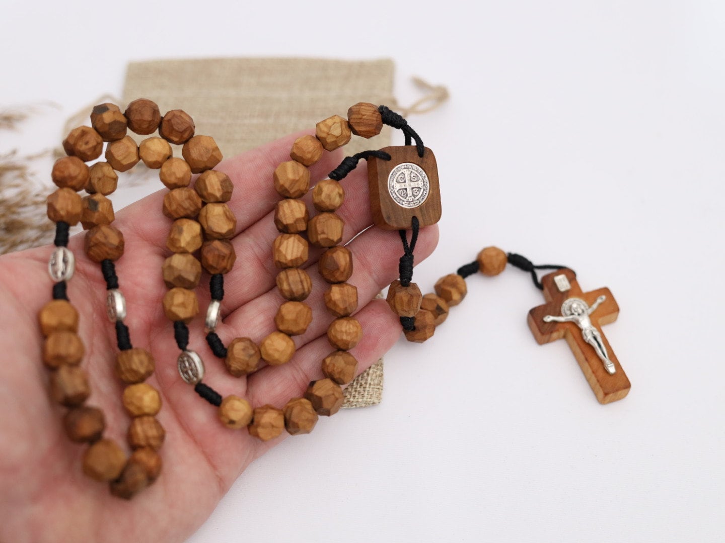 Rosario de madera de olivo, rosario católico, rosario crucifijo de San Benito, medalla de San Benito, cuentas de madera cortadas a mano, rosario grande para hombre, rosario vintage