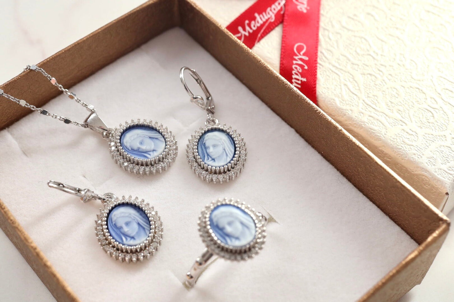 Conjunto de joyas de camafeo de Nuestra Señora de Gracia, kit de pendientes y colgante de anillo de collar de la Virgen María, conjunto de joyas de plata de ley 925 de Medjugorje para mujer,
