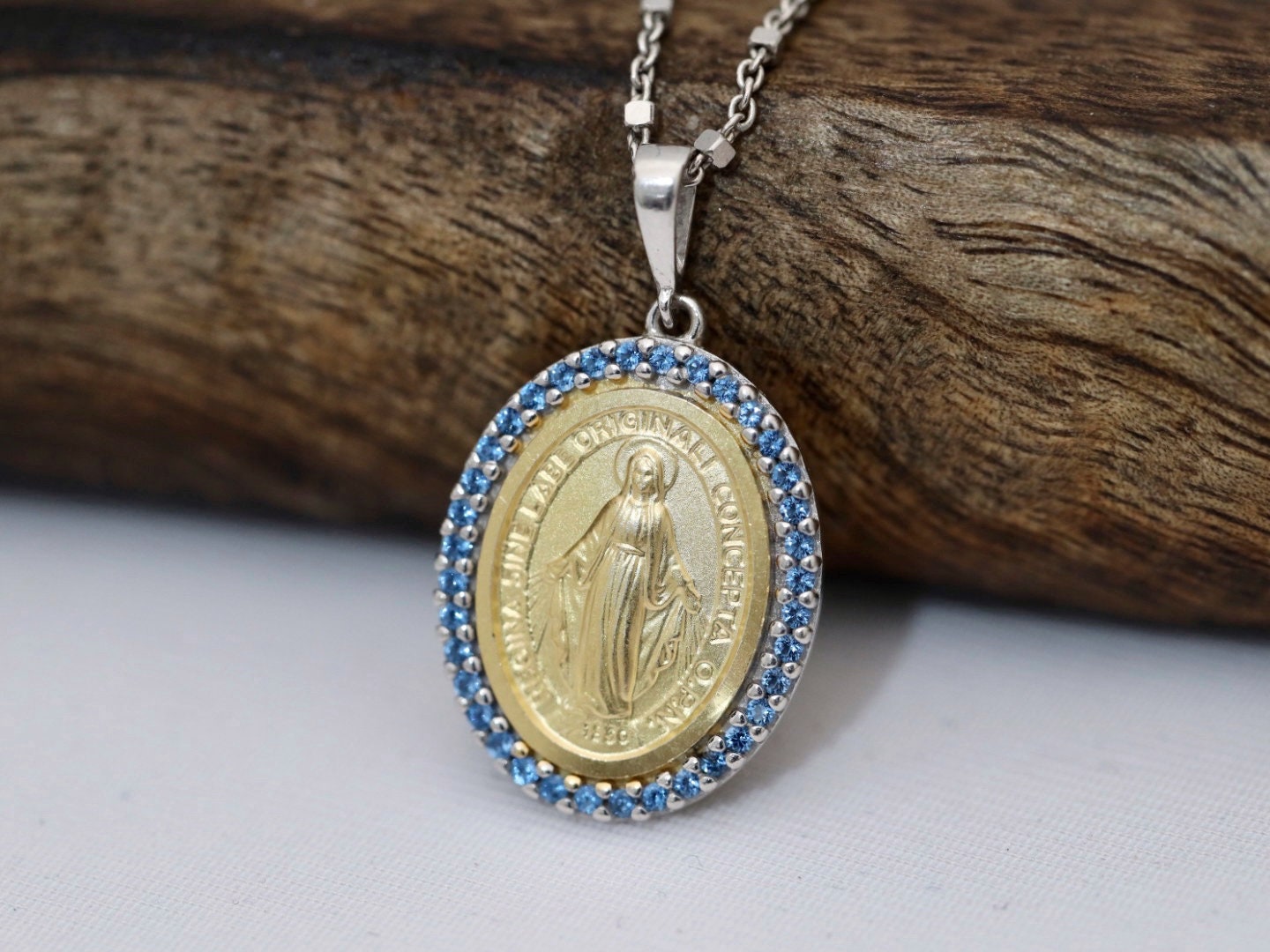 Dije para collar de Medalla Milagrosa bañada en oro de plata de primera ley con circonio cúbico, Colgante de Nuestra Señora de Gracia con acabado de alta calidad