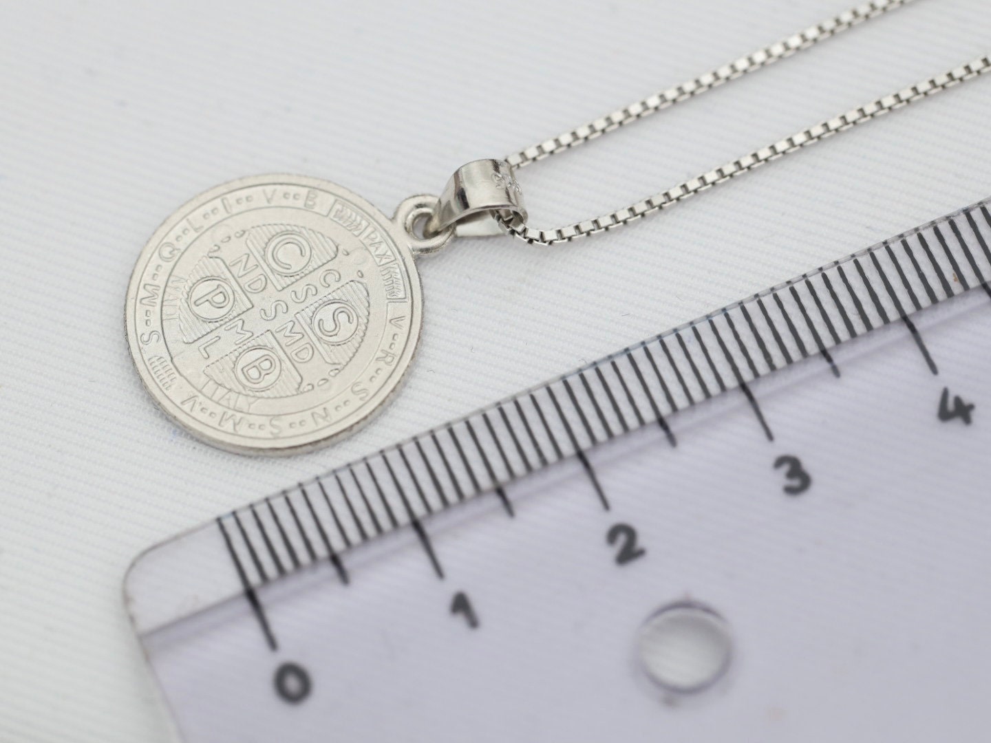 Medalla de San Benito de plata de ley | Medalla católica | medalla devocional |medalla cruzada | medalla de protección | medalla cruz redonda de San Benito