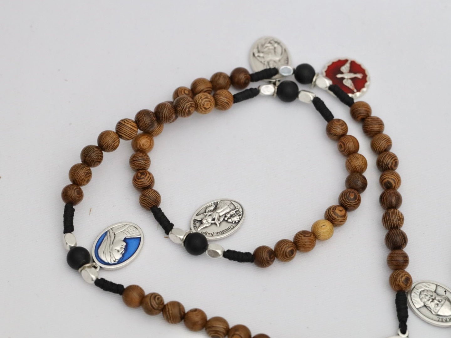 Rosario cruz perdón, rosario con 10 santos diferentes| Rosario de Medjugorje, cuentas de rosario de madera, San Benito con rosario de medalla milagrosa