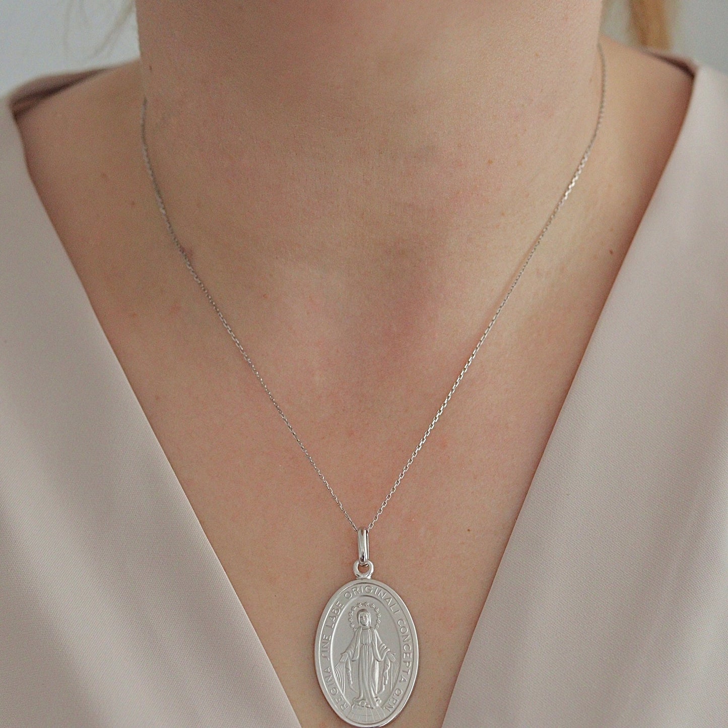 Medalla Milagrosa extra grande, colgante de Nuestra Señora de Gracia de plata de ley 925, Medalla Milagrosa de alto detalle, Medalla Milagrosa talla diamante