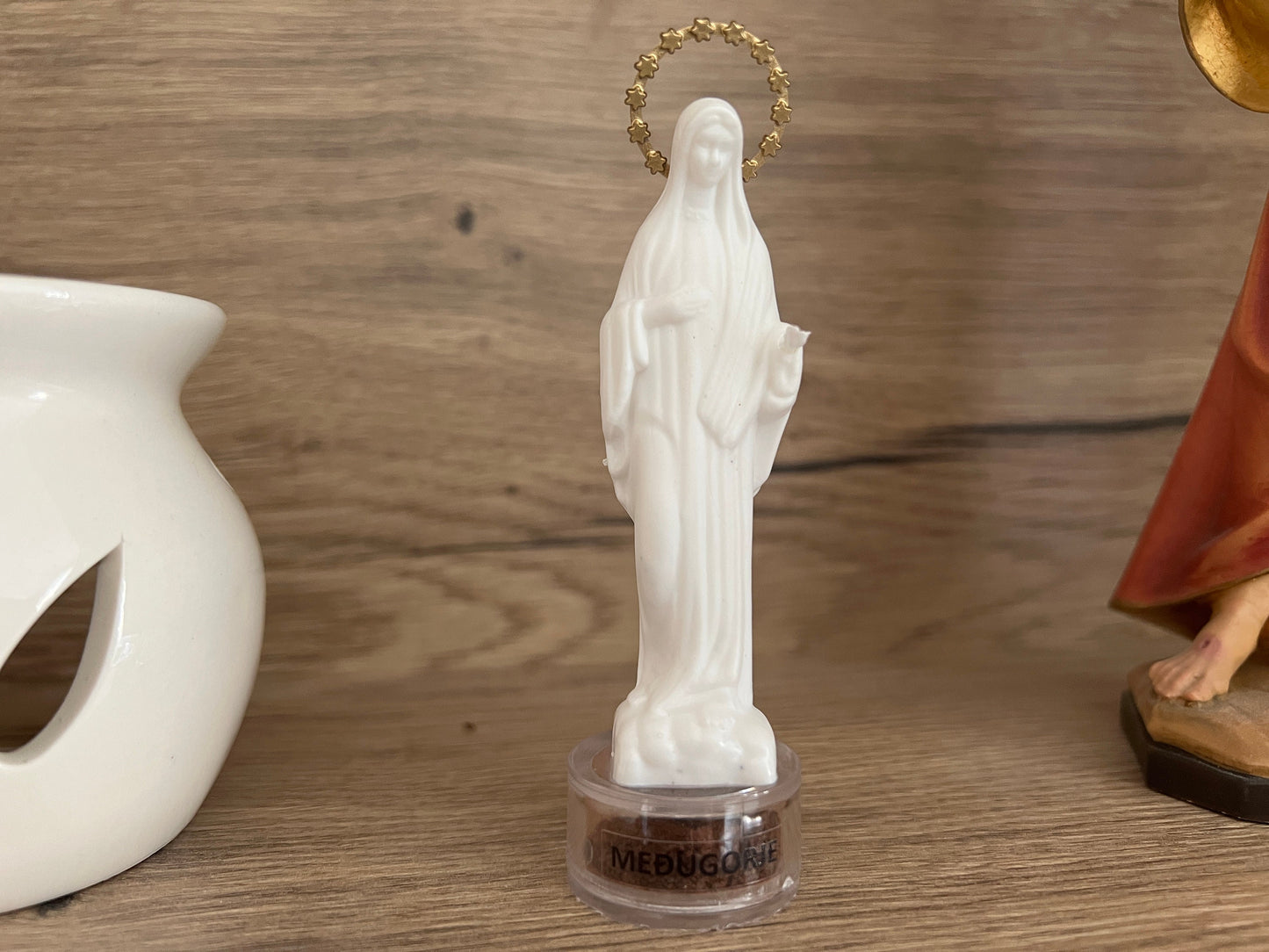 Estatua de Medjugorje, estatua de Nuestra Señora de Medjugorje, estatua de la Virgen María con tierra de la Colina de las Apariciones, estatua de la Reina de la Paz con tierra de reliquia