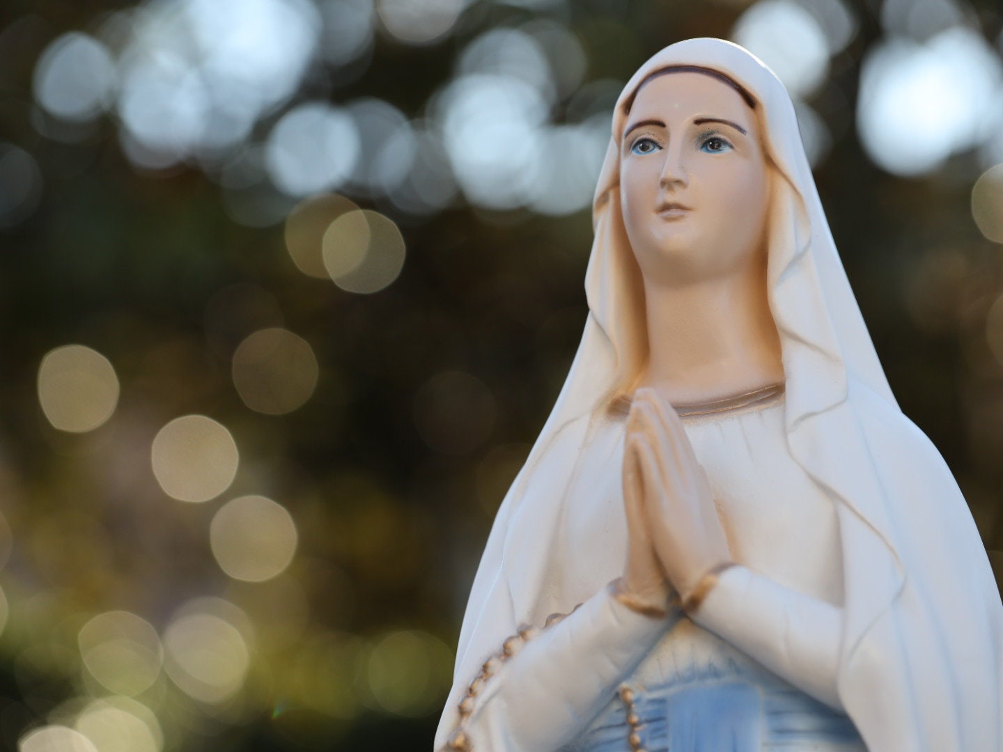 Estatua de Nuestra Señora de Lourdes de 25 pulgadas, estatua de polvo de mármol de la Virgen María de Lourdes, estatua de jardín renacentista al aire libre de Nuestra Señora de Lourdes