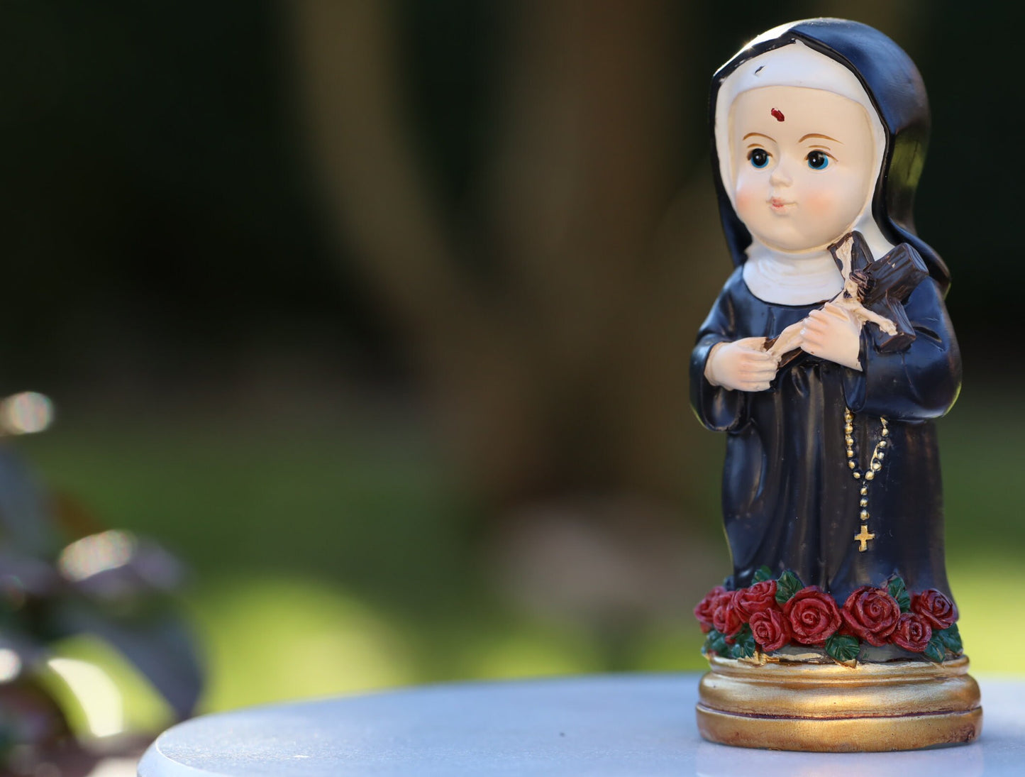 Estatua en miniatura de Santa Rita, colección de bebés Estatua de Santa Rita, estatua de Santa católica en miniatura, santos coleccionables, santos devocionales como bebé