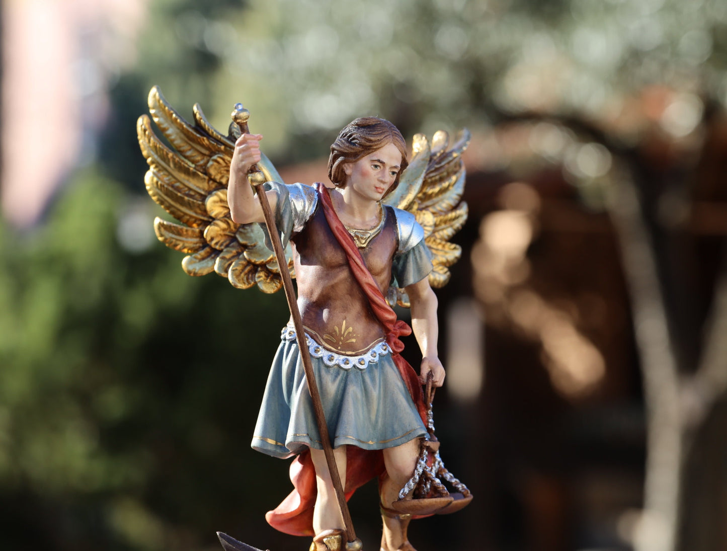 Estatua de San Miguel, estatua de madera de San Miguel, estatua del Arcángel Miguel para el altar del hogar, estatua católica, regalo católico, estatua de Val Gardena