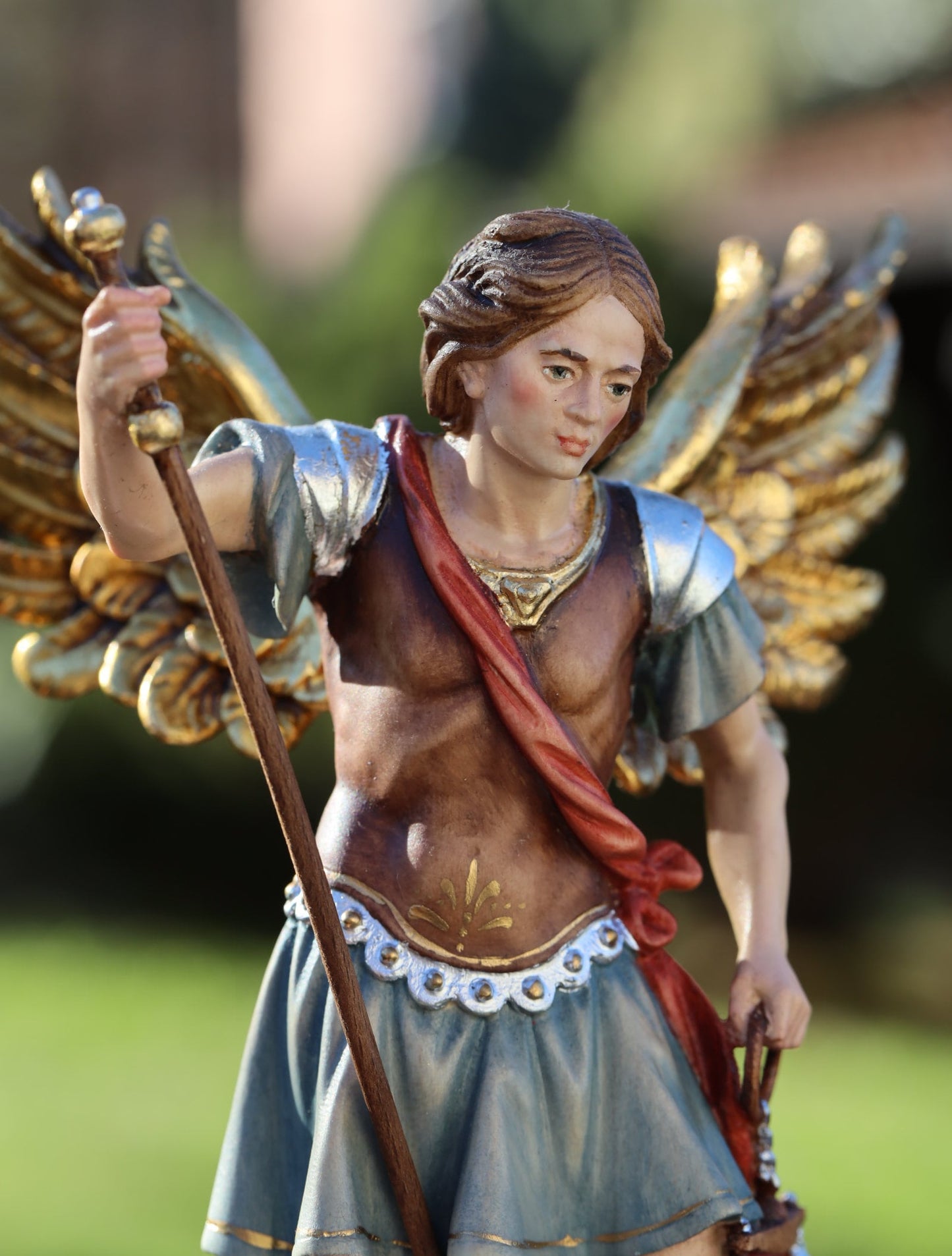 Estatua de madera de San Miguel tallada a mano de 33 cm, estatua coleccionable de santos católicos, estatua del arcángel Miguel, estatua chapada en oro pintada a mano