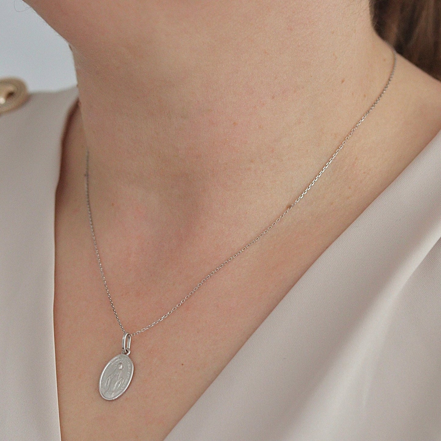 Medium size Miraculous Medal necklace pendant, sterling silver Miraculous Medal,diamond cut Miraculous Medal,detailed Miraculous Medal charm