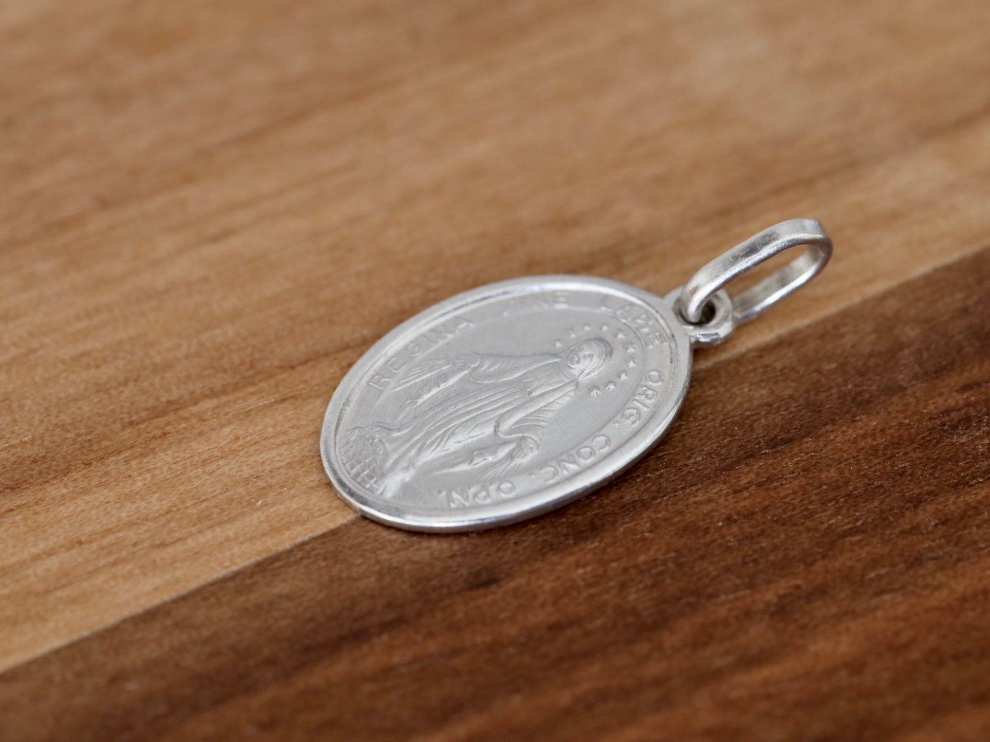 Medium size Miraculous Medal necklace pendant, sterling silver Miraculous Medal,diamond cut Miraculous Medal,detailed Miraculous Medal charm