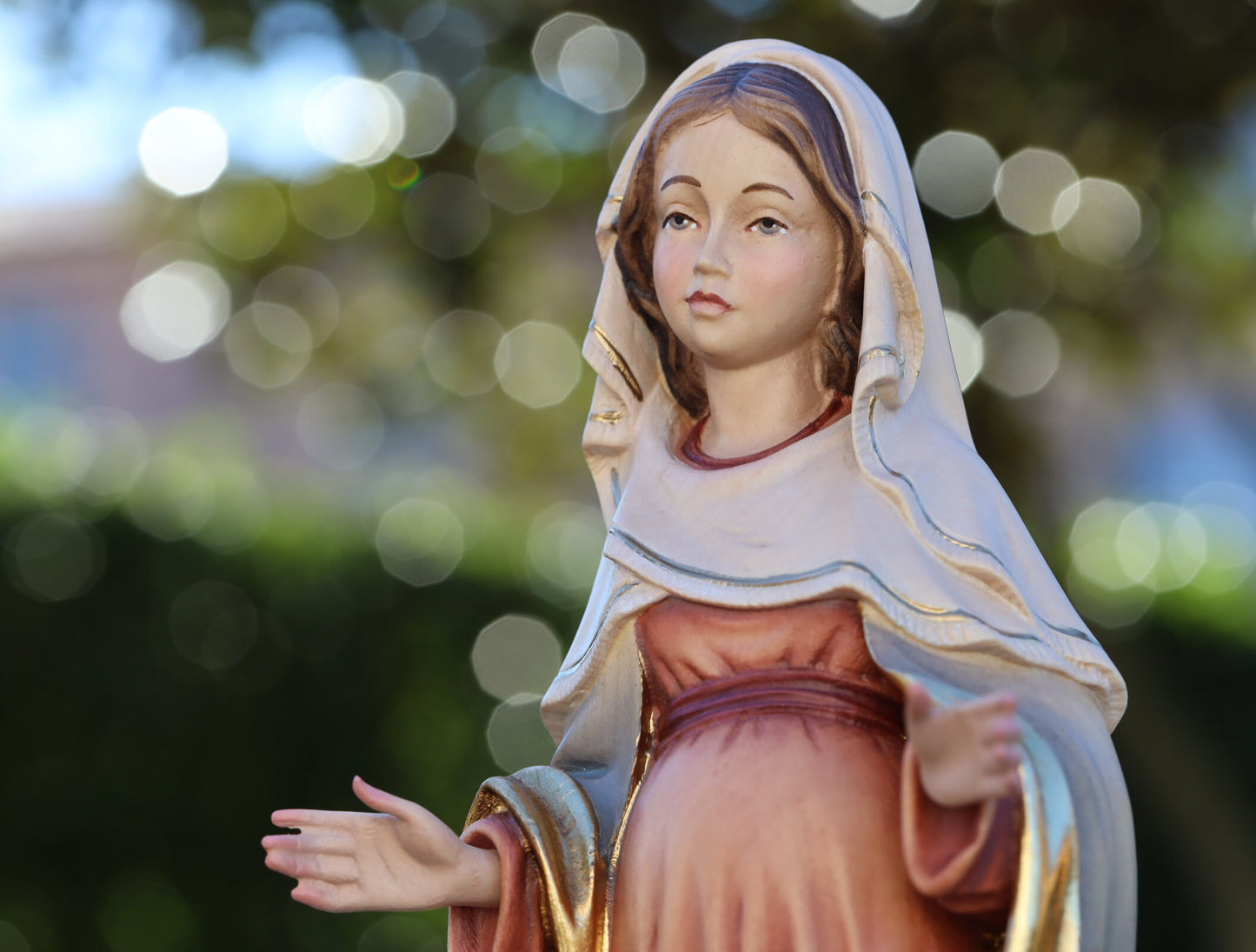 Estatua de madera de la Virgen María embarazada, Nuestra Señora hecha a mano de madera, estatua de madera de 12 pulgadas de nuestra Señora, estatua devocional pintada a mano de Nuestra Señora