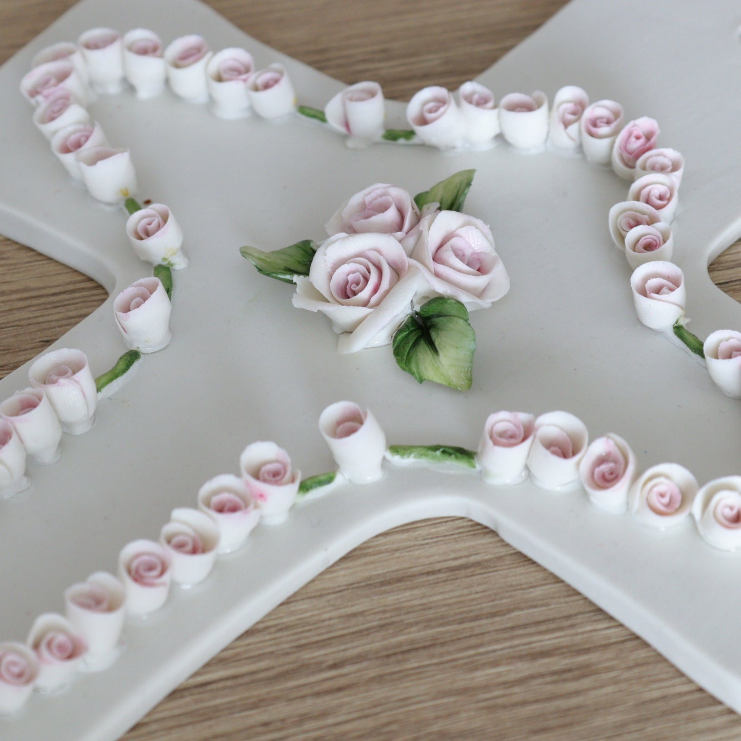 Capodimonte porcelain cross, handmade rosary porcelain wall cross, living room cross, floral cross, cross with rose’s, art cross for home