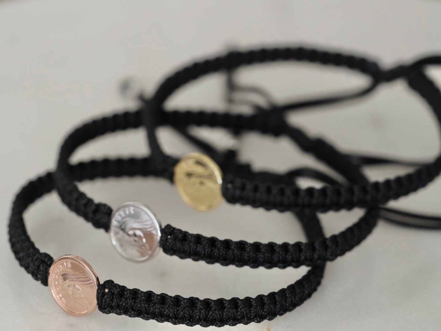 Pulsera medalla Medjugorje, pulsera Reina de la Paz, plata de ley 925, pulsera minimalista, pulsera sencilla, pulsera católica delicada