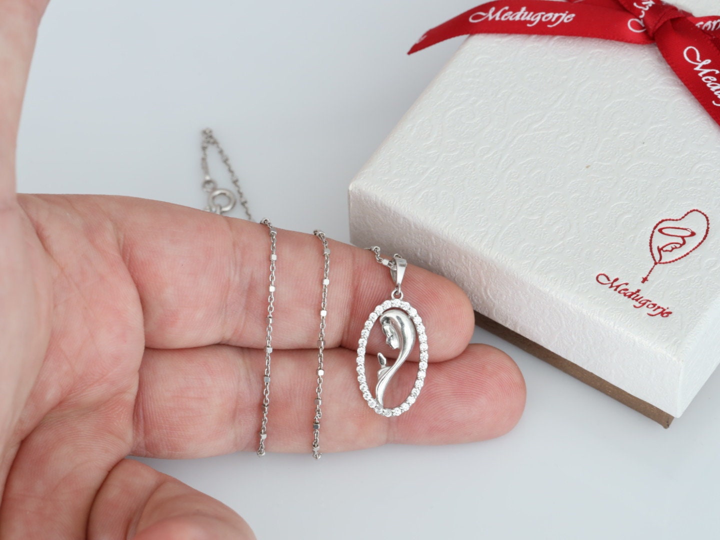 Colgante Nuestra Señora, Virgen María en medalla de oración, plata de ley, colgante perfil Nuestra Señora, colgante católico moderno, colgante para adolescente