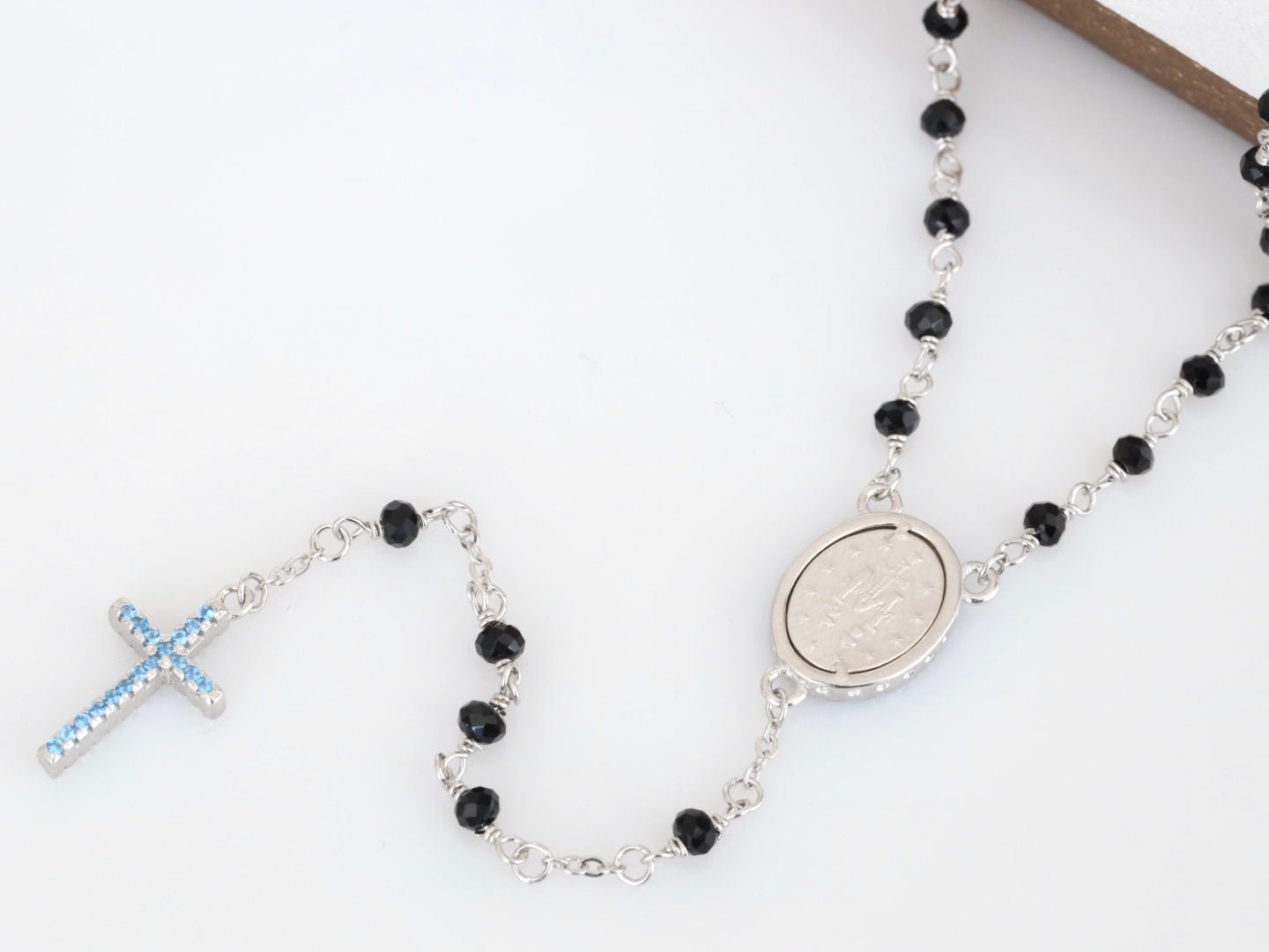 Collar rosario, plata de primera ley 925, collar de ónix negro estilo minimalista, delicado rosario con Meda Milagrosa, regalo para mujer o adolescente