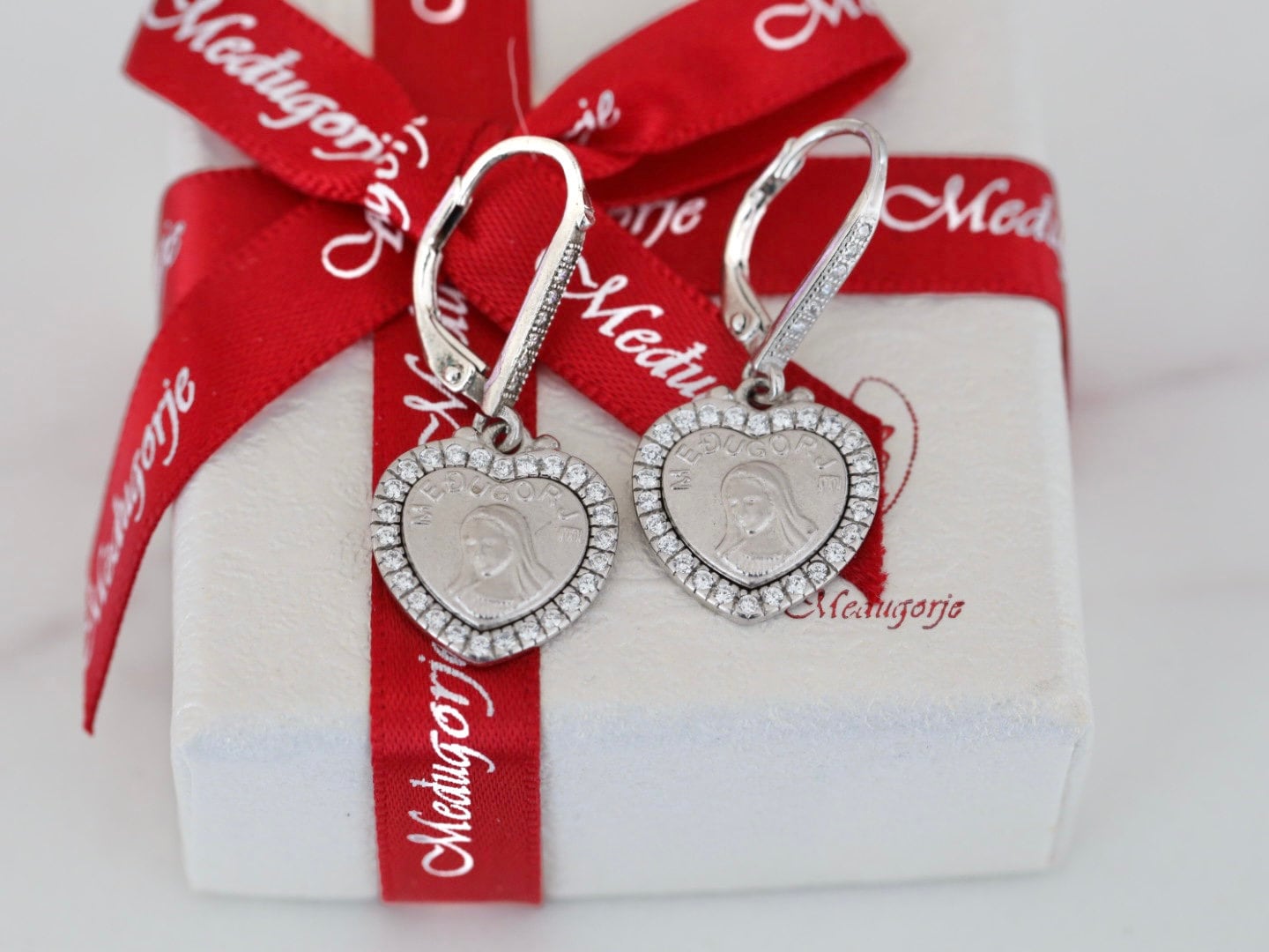 Pendientes con forma de corazón de Nuestra Señora, pendientes Medjugorje de plata de ley 925, pendientes con medalla de la Virgen María, pendientes con forma de Reina de la Paz