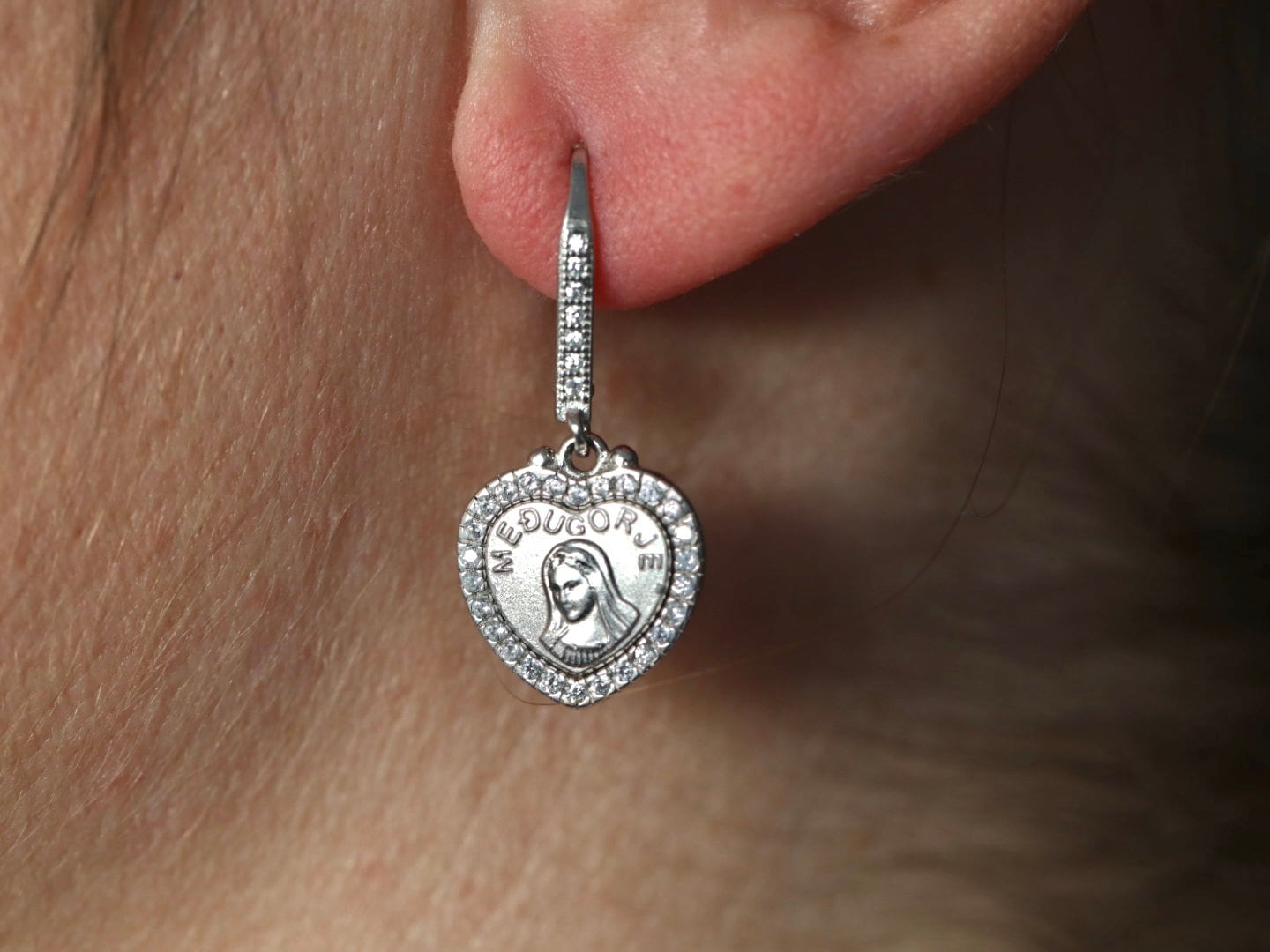 Pendientes con forma de corazón de Nuestra Señora, pendientes Medjugorje de plata de ley 925, pendientes con medalla de la Virgen María, pendientes con forma de Reina de la Paz