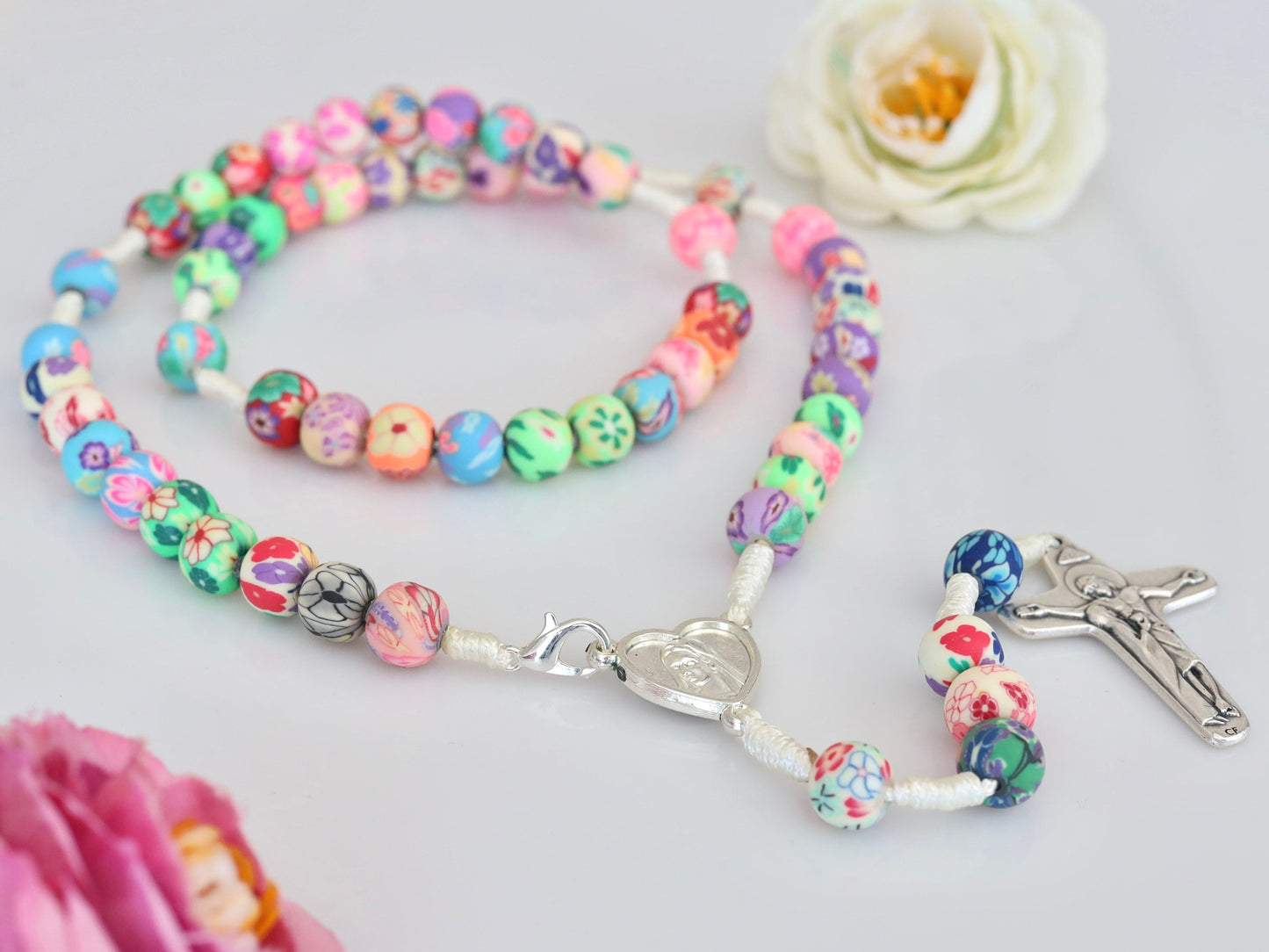 White fimo clay rosary beads with flowers, colorful rosary beads, rosary necklace for kids, rosary with clay beads, rosary beads for young