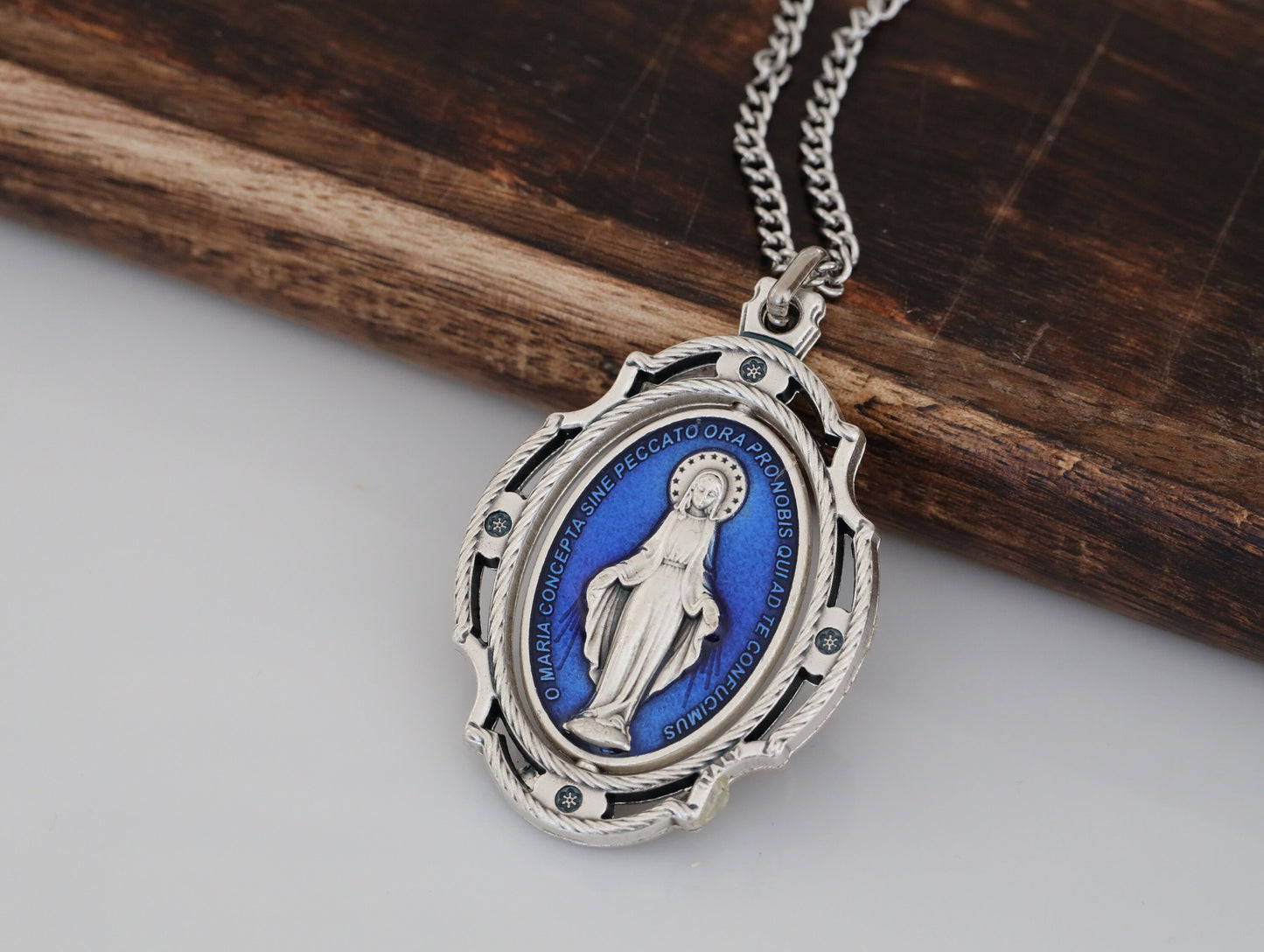 Colgante Medalla Milagrosa, medallón Medalla Milagrosa azul, medalla giratoria, plateada, esmalte azul, medalla para mujer, collar católico