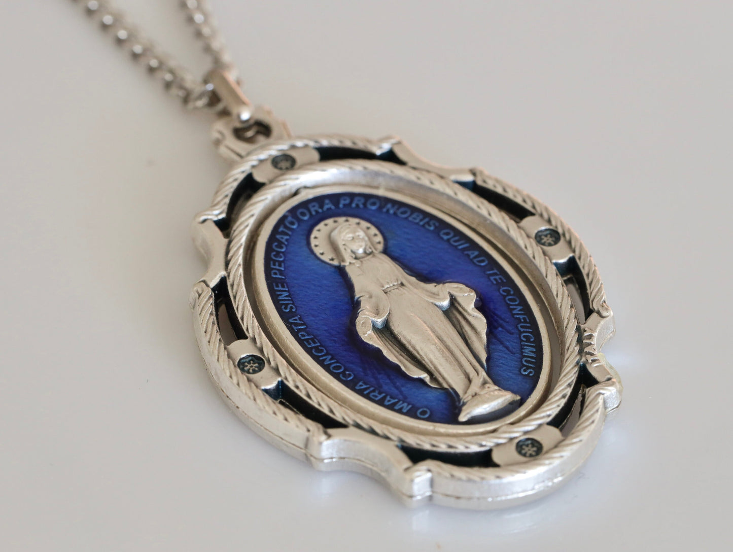 Colgante Medalla Milagrosa, medallón Medalla Milagrosa azul, medalla giratoria, plateada, esmalte azul, medalla para mujer, collar católico