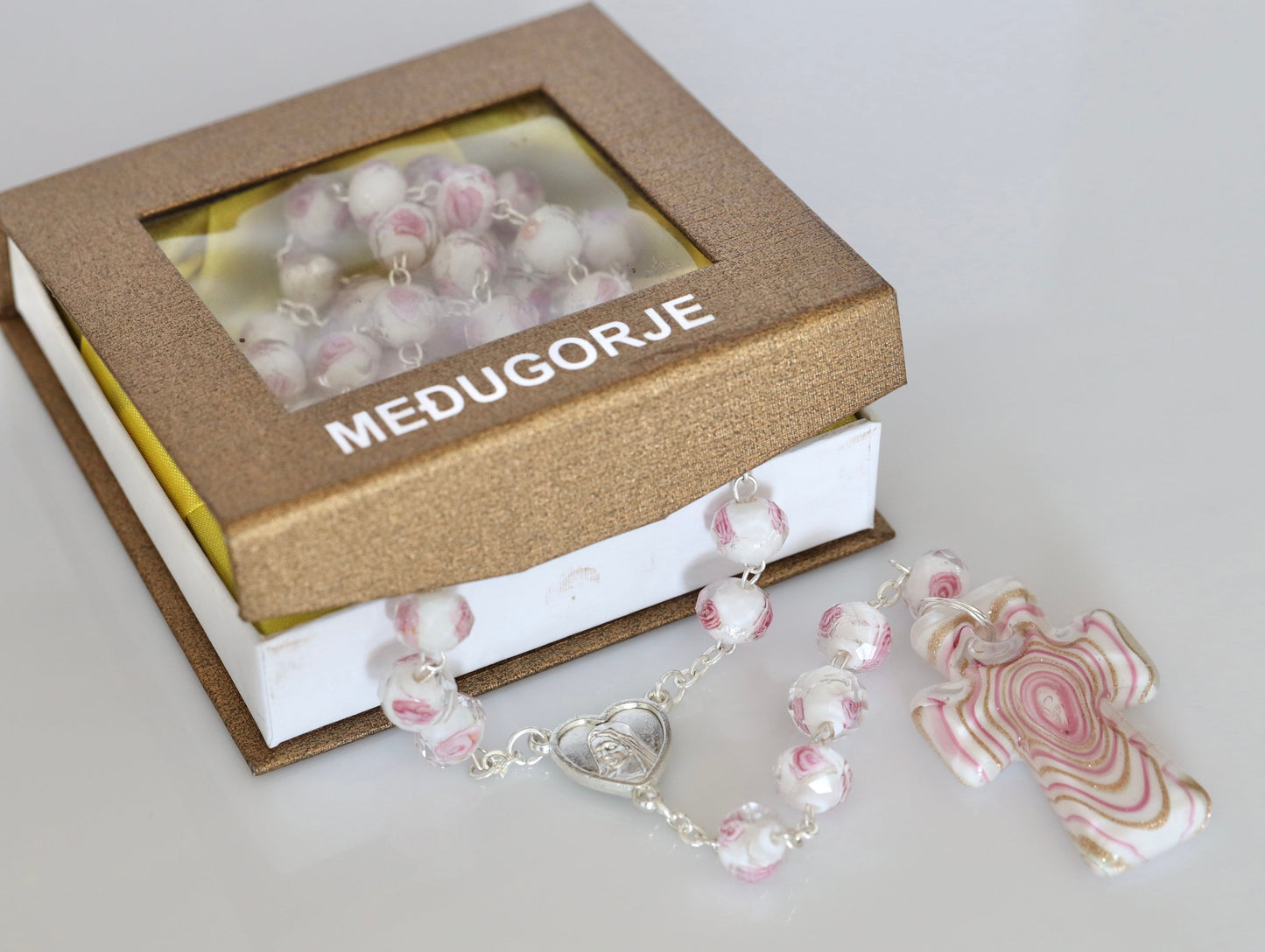 Cuentas de rosario de Murano, vidrio de murano rosa, rosario floral, cuentas de rosario de rosas, rosario de Medjugorje, rosario hecho a mano, cuentas de rosario de cristal enfrentadas