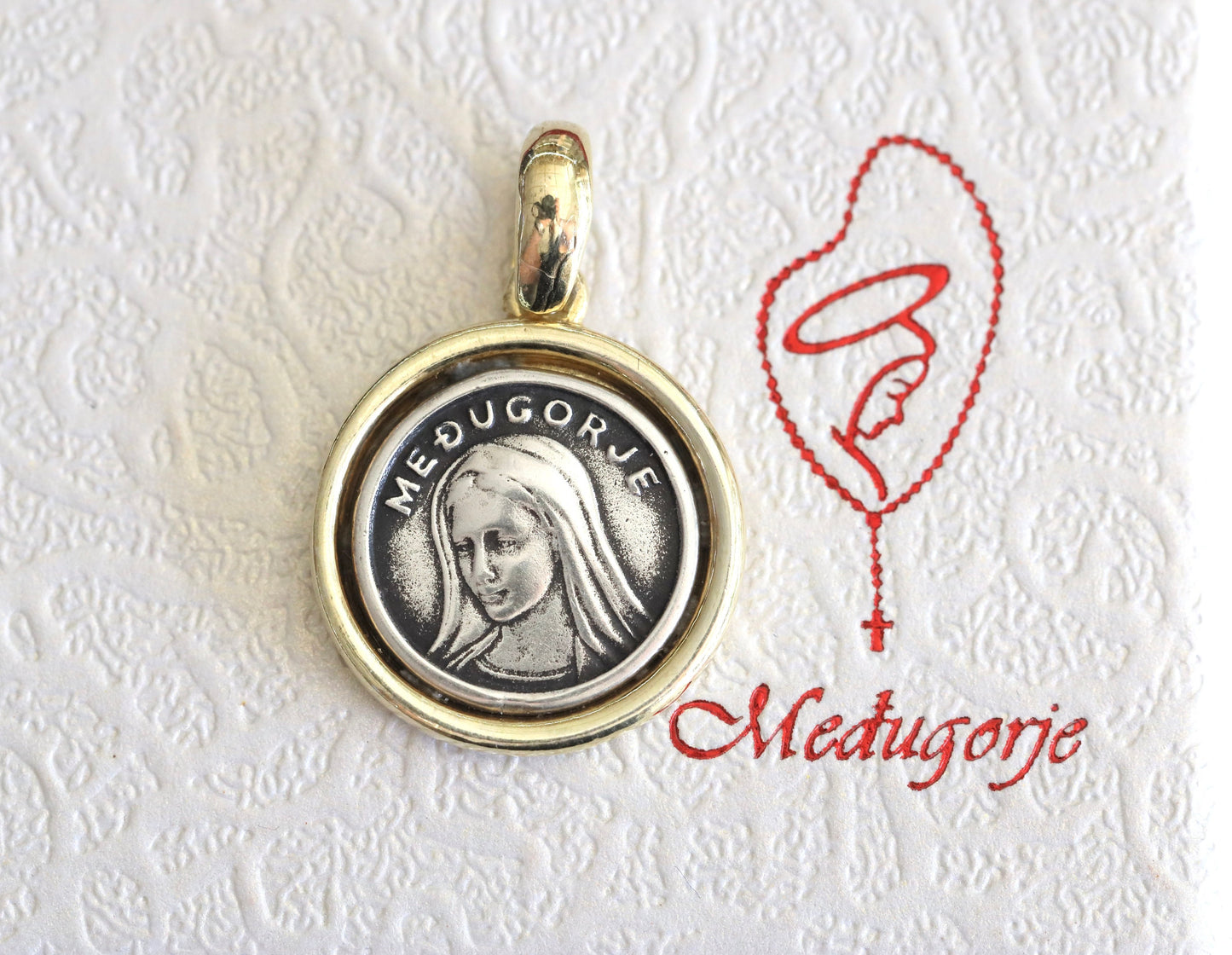 Medalla de Nuestra Señora de Medjugorje. Collar de Medjugorje, encanto de Medjugorje, medalla de plata de Medjugorje, medalla de la Virgen María, collar de María de Medjugorje