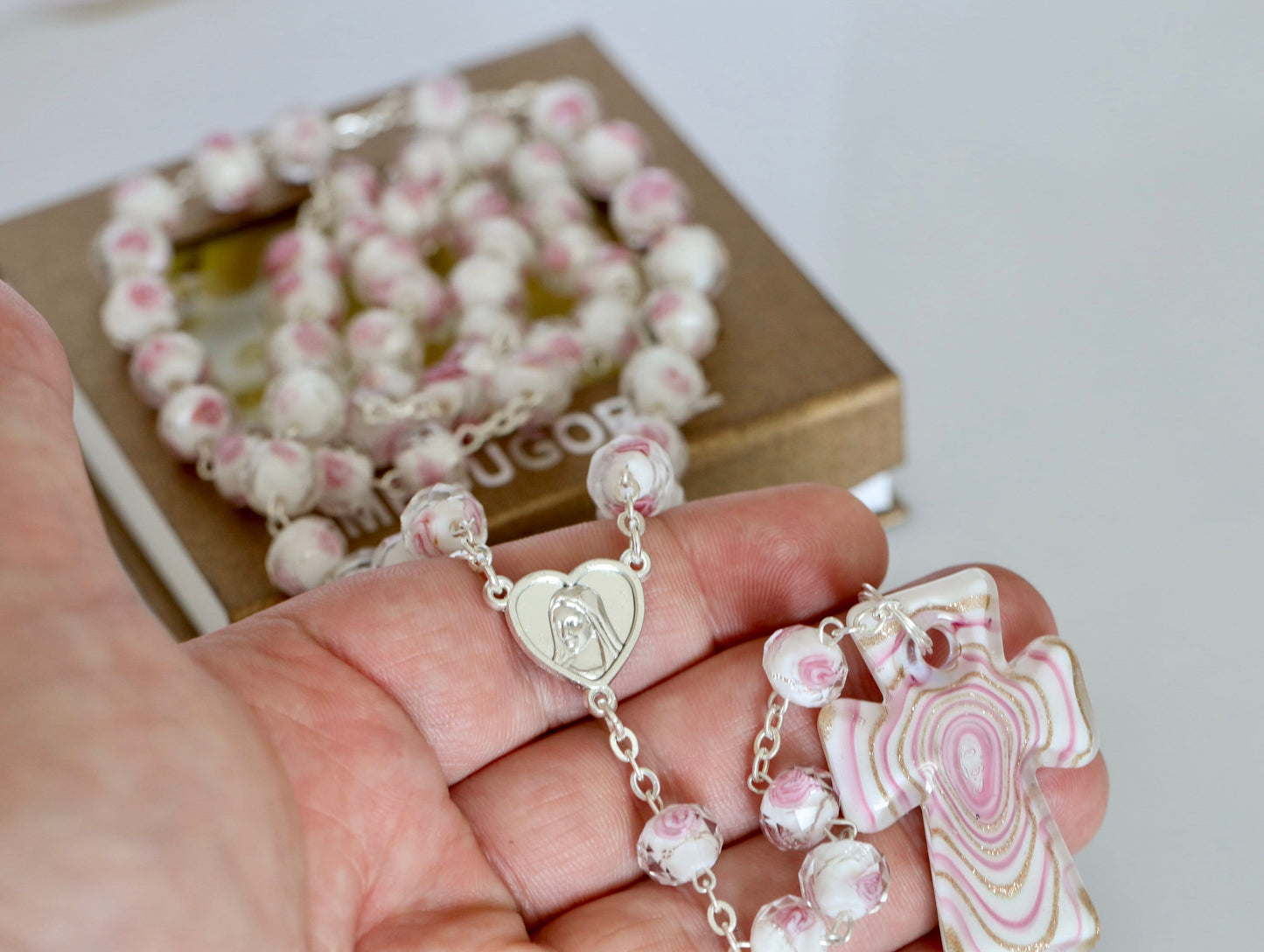 Cuentas de rosario de Murano, vidrio de murano rosa, rosario floral, cuentas de rosario de rosas, rosario de Medjugorje, rosario hecho a mano, cuentas de rosario de cristal enfrentadas