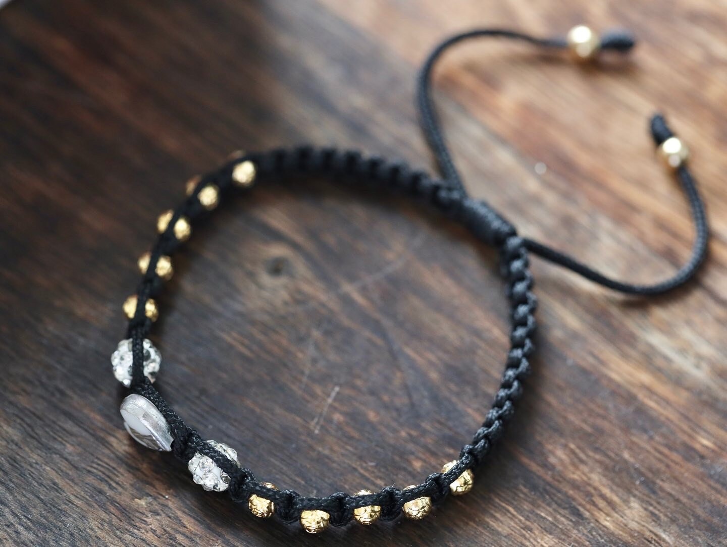Pulsera de rosario, rosario de medalla de Medjugorje, rosario con rosas, pulsera de rosario de cordón negro, pulsera llena de oro, rosario de una década hecho a mano