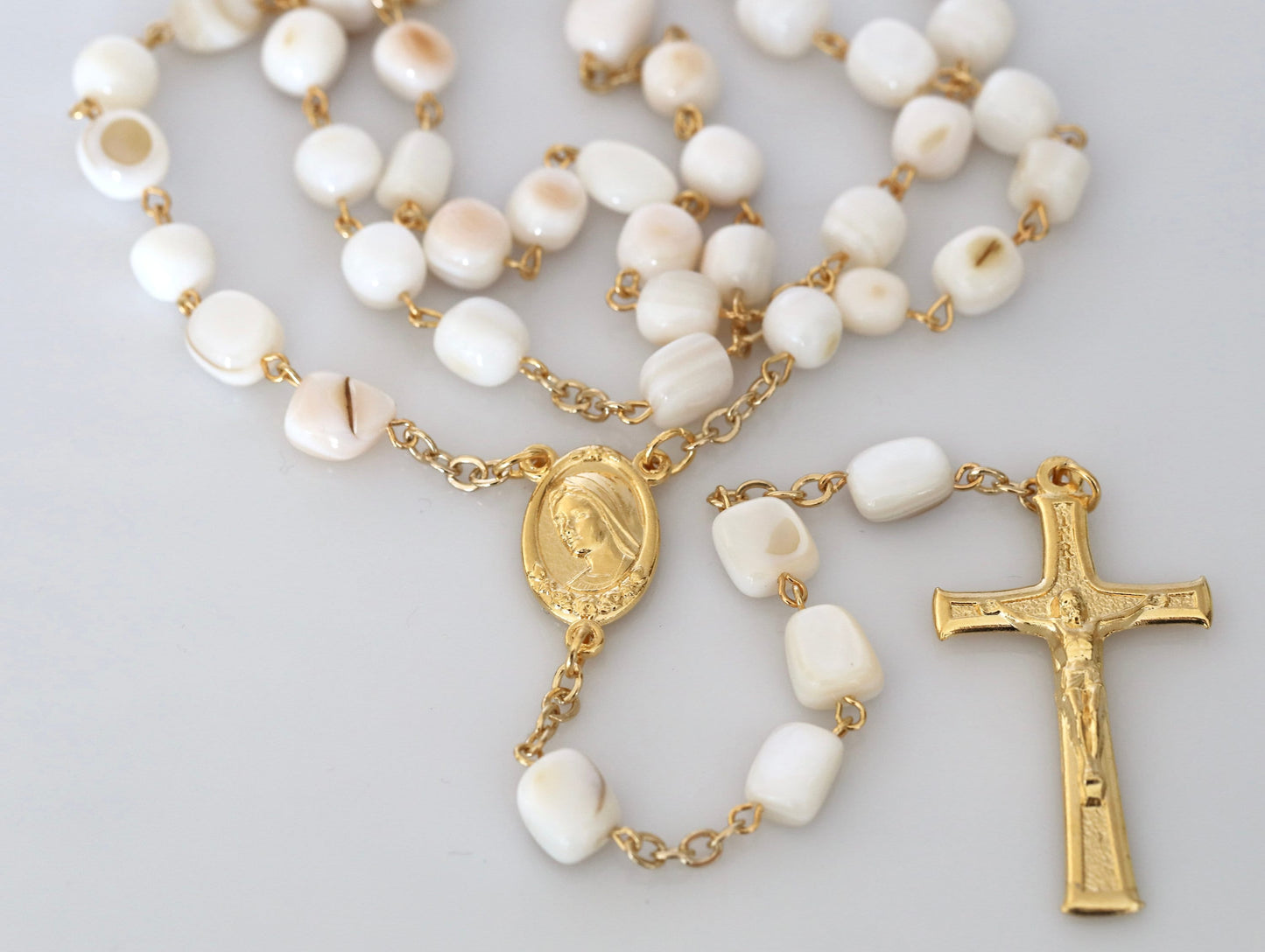 Rosario de nácar, rosario de conchas, rosario de perlas blancas, rosario de Medjugorje, rosario hecho a mano, rosario chapado en oro, rosario de la Divina Misericordia