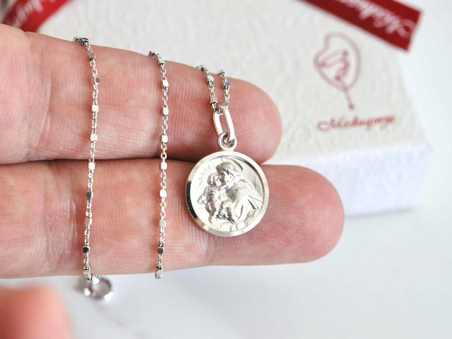 Colgante de plata de primera ley de San Antonio de Padua, medalla redonda de San Antonio, collar de santo católico, collar de Medjugorje, regalo de comunión