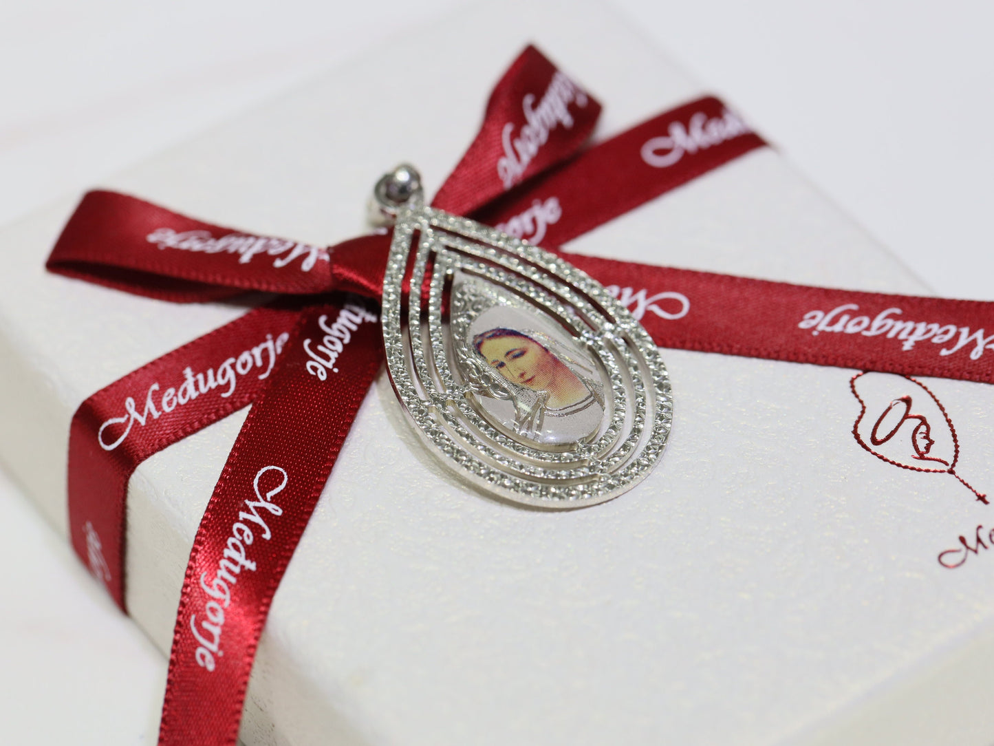 Medjugorje medal,Queen of Peace medal,Diamond cut medal in sterling silver 925, Virgin Mary necklace,Our lady of Medjugorje tear shape medal
