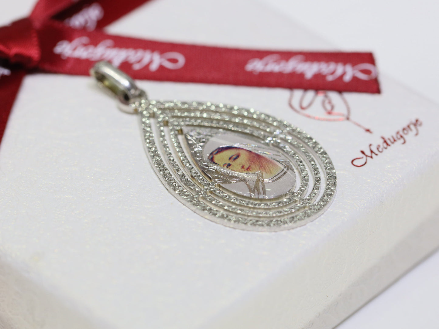 Medjugorje medal,Queen of Peace medal,Diamond cut medal in sterling silver 925, Virgin Mary necklace,Our lady of Medjugorje tear shape medal