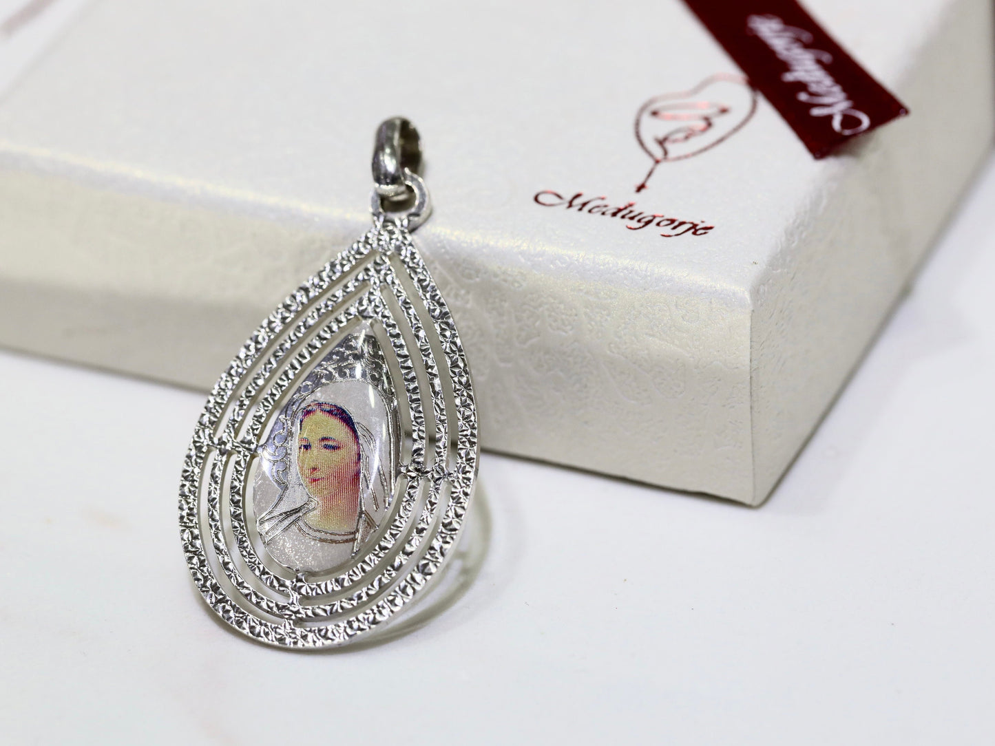 Medjugorje medal,Queen of Peace medal,Diamond cut medal in sterling silver 925, Virgin Mary necklace,Our lady of Medjugorje tear shape medal