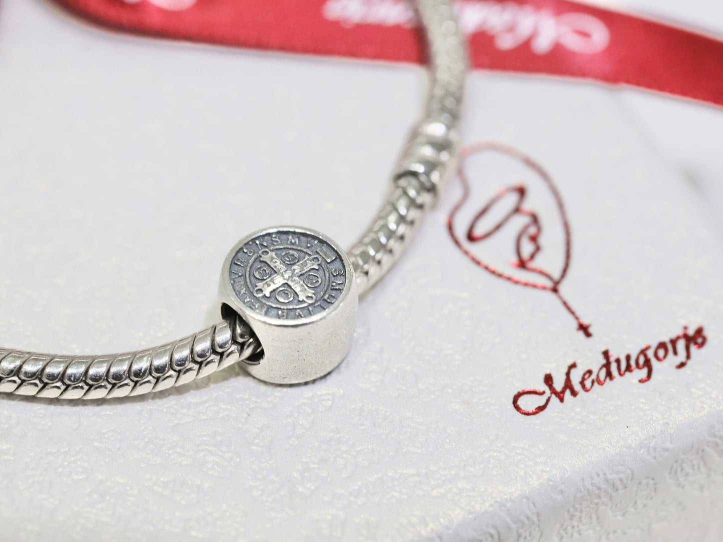 Encanto de pulsera de San Benito, encanto compatible con Pandora, encanto de momentos de plata de ley 925, colgante de pulsera de cruz de San Benito
