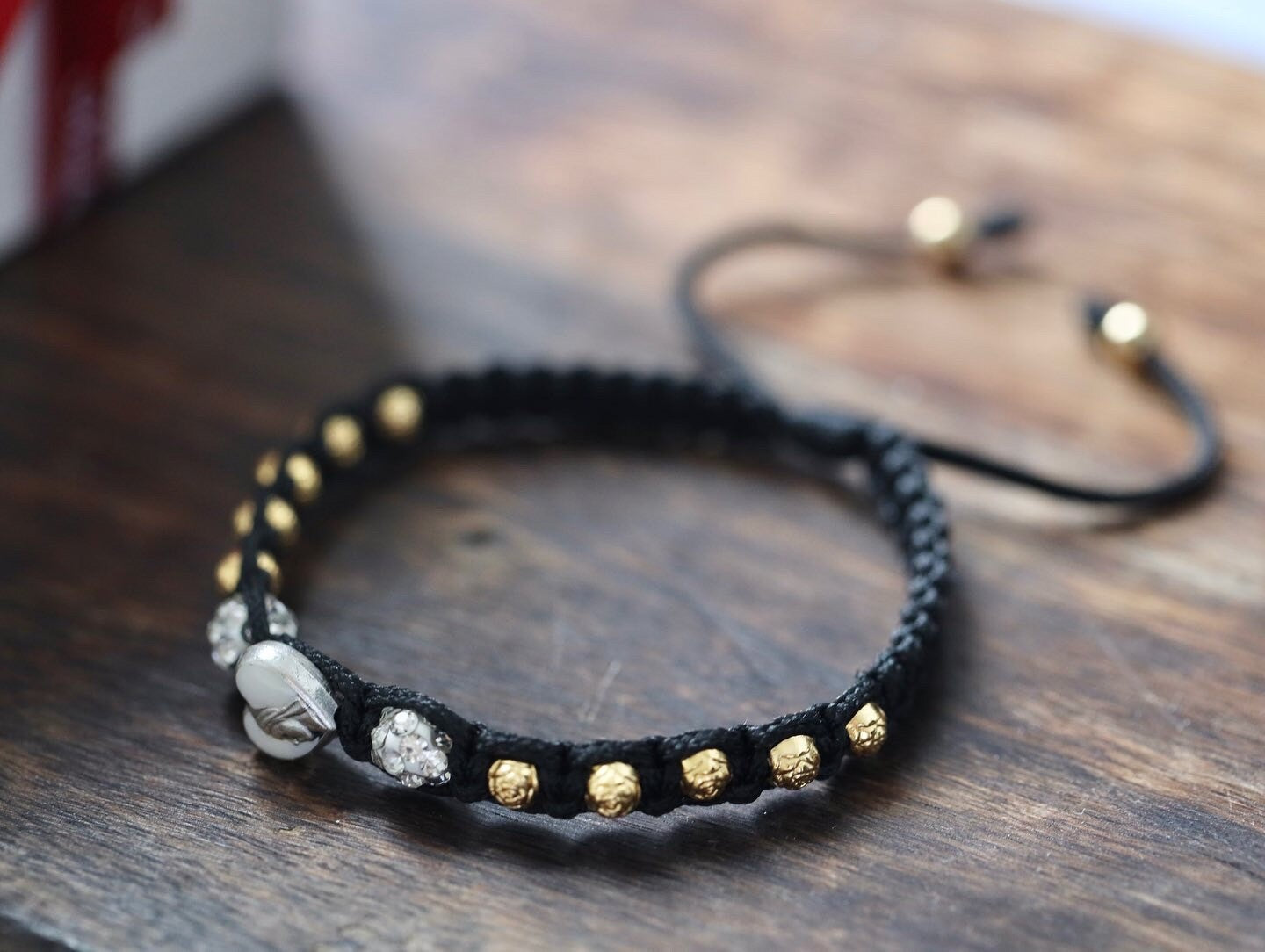 Pulsera de rosario, rosario de medalla de Medjugorje, rosario con rosas, pulsera de rosario de cordón negro, pulsera llena de oro, rosario de una década hecho a mano