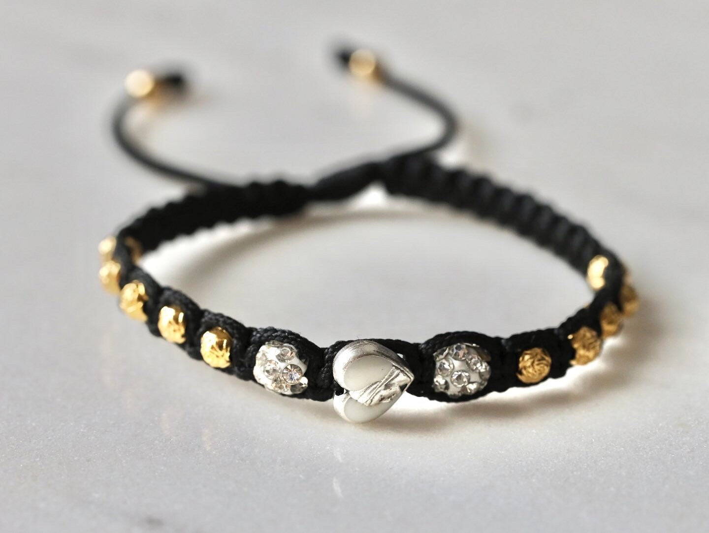 Pulsera de rosario, rosario de medalla de Medjugorje, rosario con rosas, pulsera de rosario de cordón negro, pulsera llena de oro, rosario de una década hecho a mano