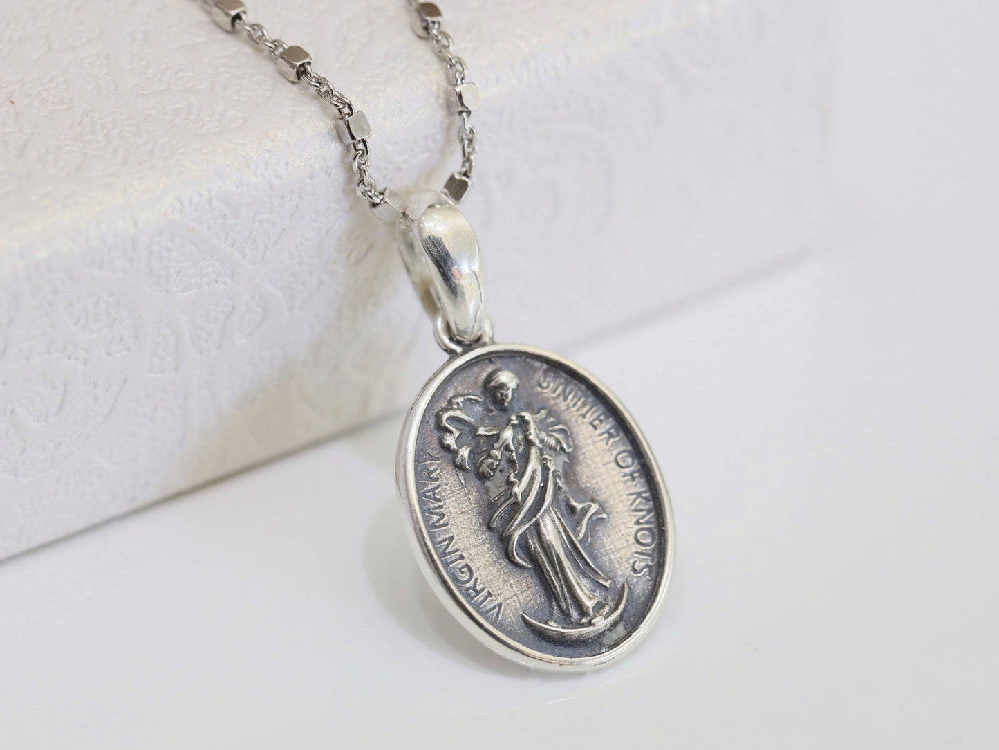 Undoer of Knot’s medal, Our Lady that Undoes Knots sterling silver pendant, Virgin Mary medal, vintage silver medal of Our Lady