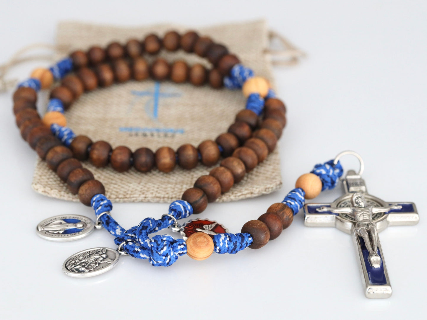 Rosario paracord, rosario guerrero, rosario de madera, crucifijo de San Benito, rosario costum hecho a mano, Medalla Milagrosa, Espíritu Santo, San Miguel