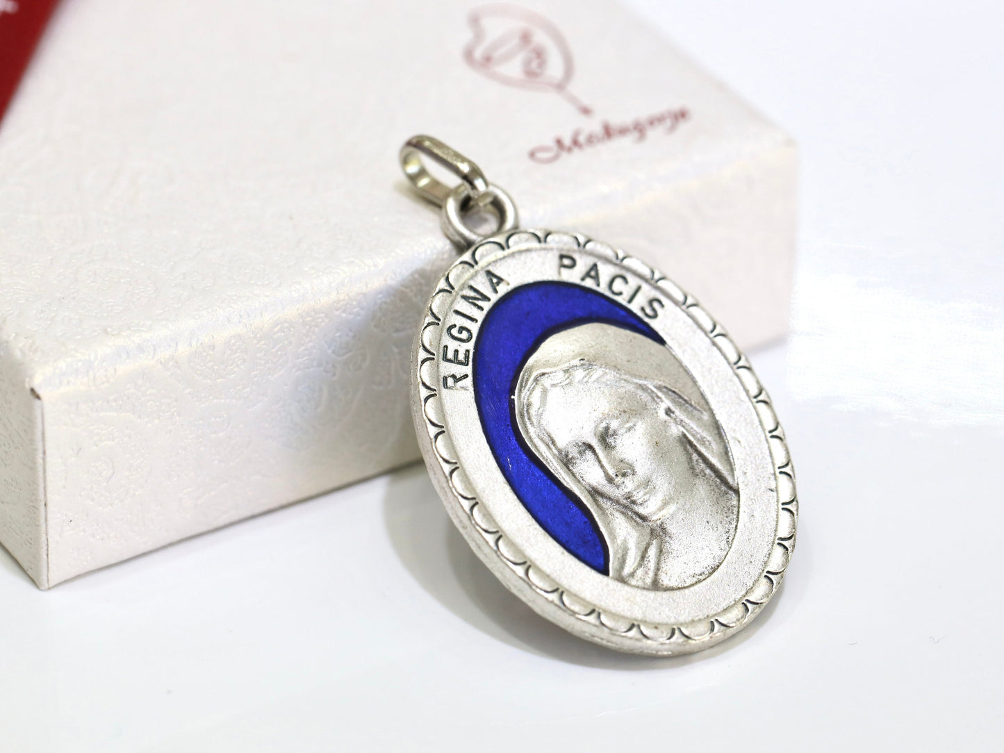 Medalla Medjugorje, medalla Reina de la Paz, collar Virgen María, medalla de la Divina Misericordia, medalla ovalada de Nuestra Señora, collar de esmalte azul, regalo para mujer