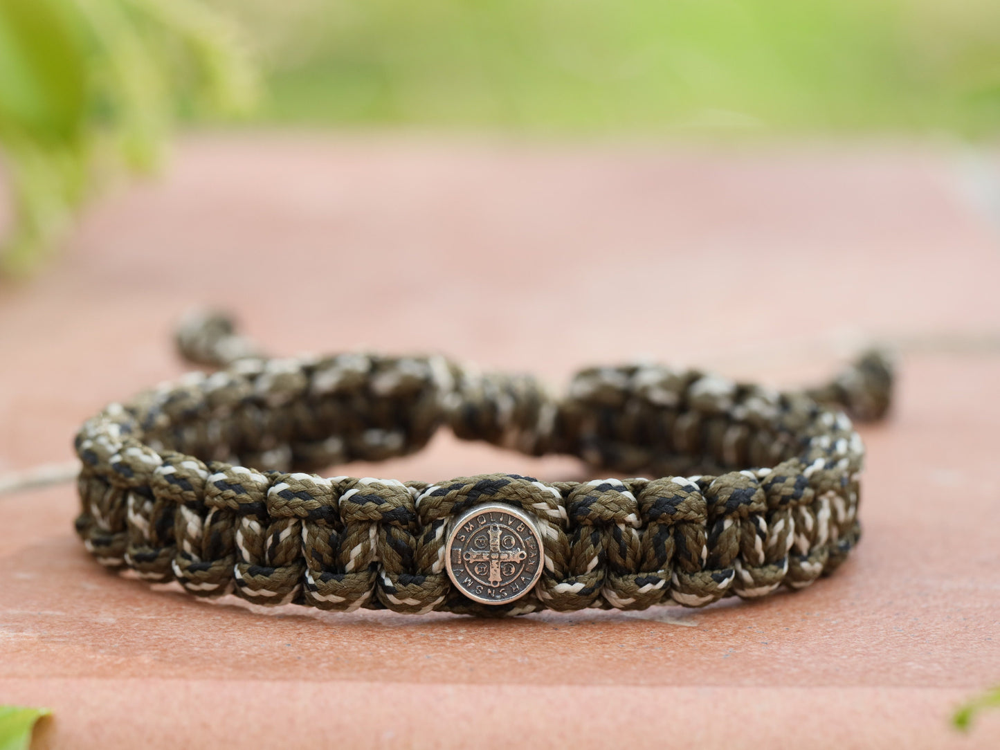 Pulsera paracord de San Benito, pulsera táctica de San Benito, plata de ley 925, pulsera de macramé de cuerda paracord, pulsera de supervivencia para hombre