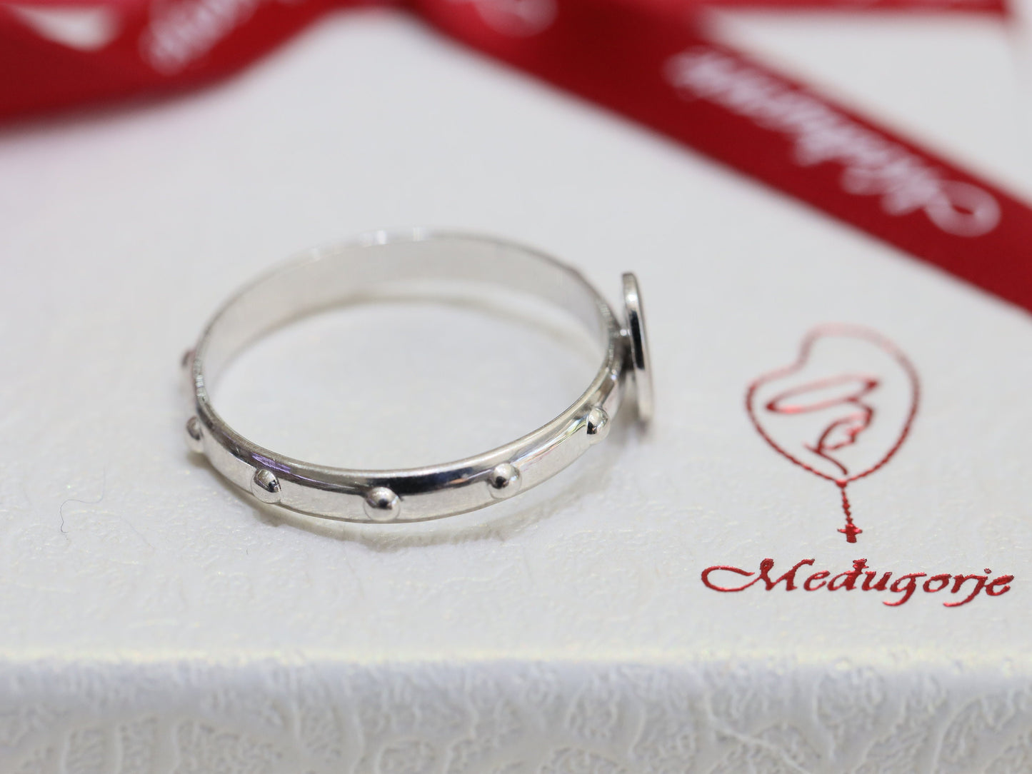 Anillo de rosario Medalla Milagrosa, anillo de Nuestra Señora de Gracia, anillo en miniatura de la Virgen María, rosario delicado de plata de ley 925, anillo de rosario minimalista