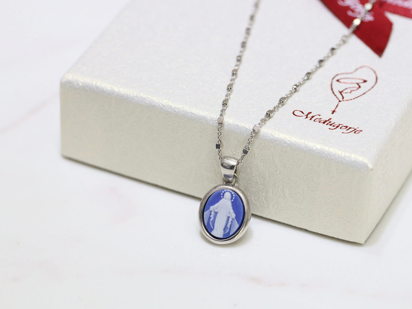 Medalla Nuestra Señora de Gracia, colgante Virgen María, collar de cameo minimalista, Medalla Milagrosa de plata de ley 925, medalla pequeña para adolescentes