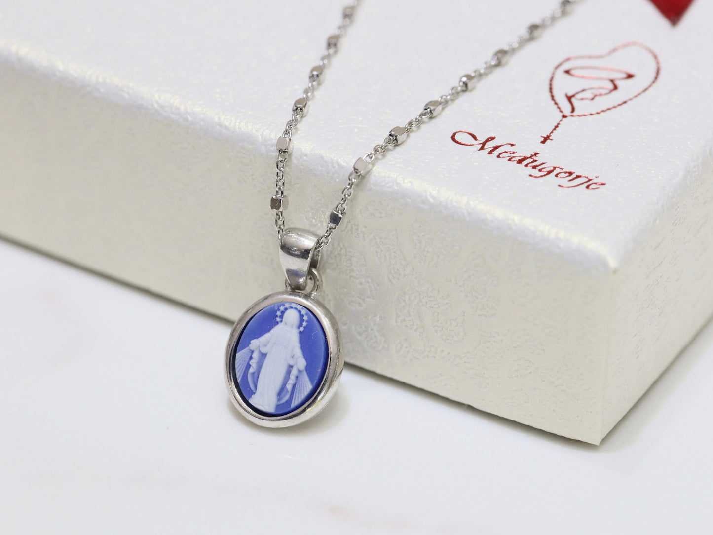 Medalla Nuestra Señora de Gracia, colgante Virgen María, collar de cameo minimalista, Medalla Milagrosa de plata de ley 925, medalla pequeña para adolescentes