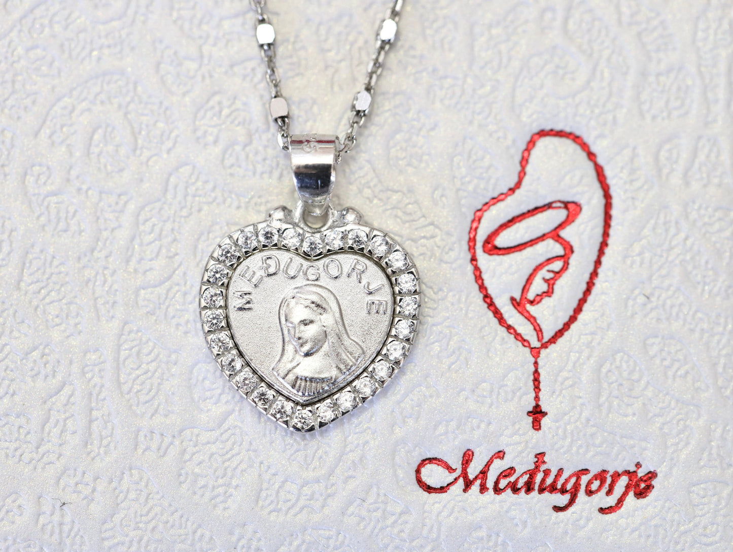 Collar Reina de la Paz, medalla de Medjugorje, plata de ley 925, Nuestra Señora de Medjugorje, collar de la Virgen María, colgante de la Virgen María en forma de corazón