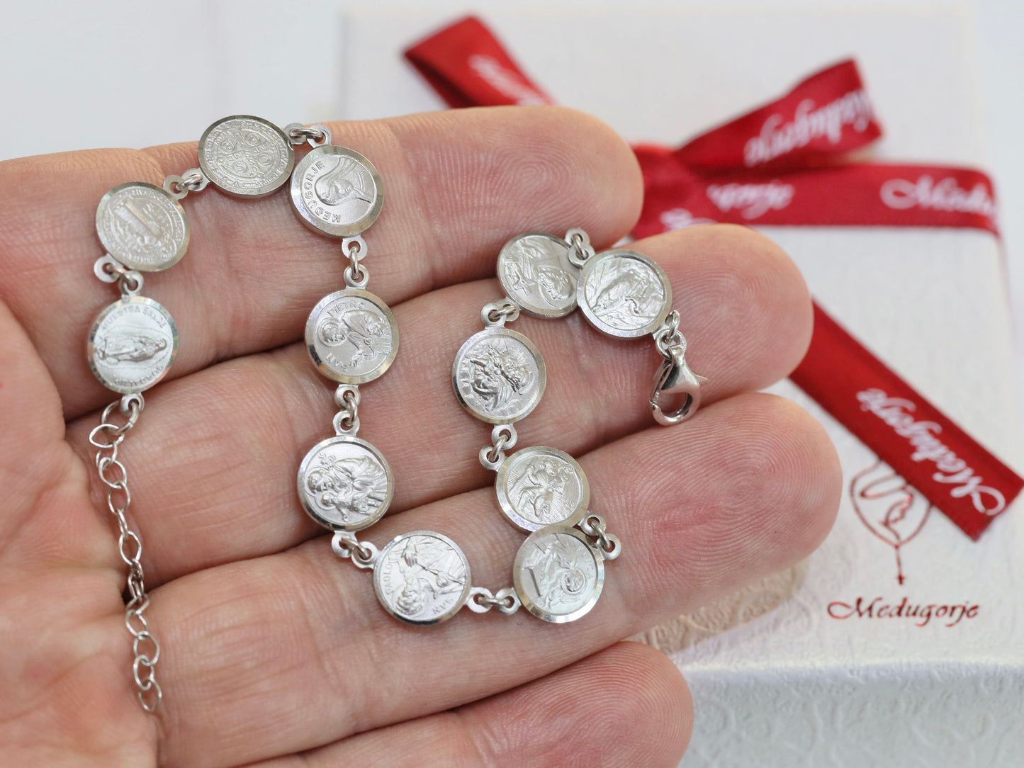Pulsera de santos católicos | pulsera con 11 santos católicos | pulsera rosario con talla de diamantes | pulsera de plata de ley 925 para mujer